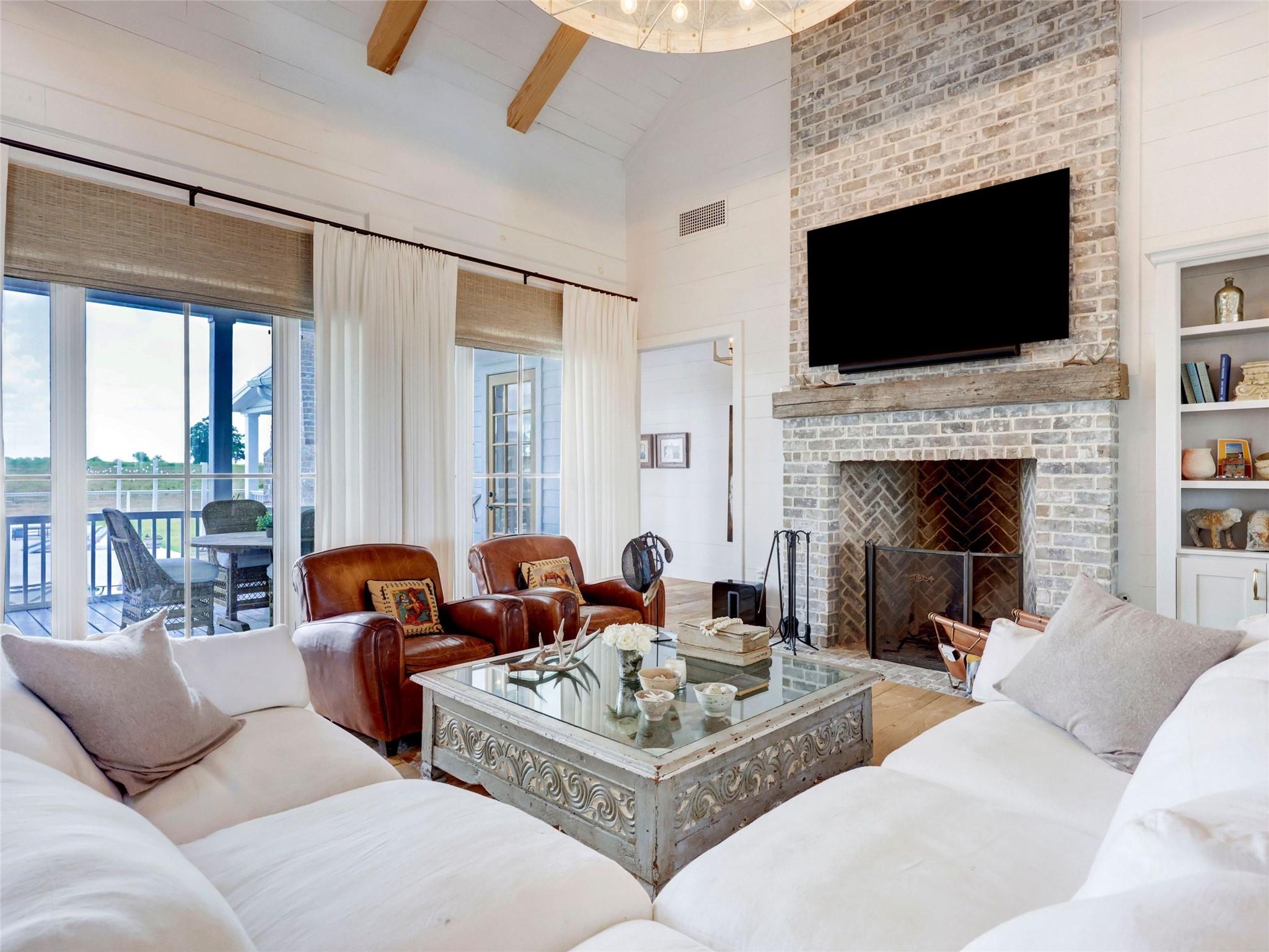 314 Big Sky Ranch Rd, Smithville, TX 78957