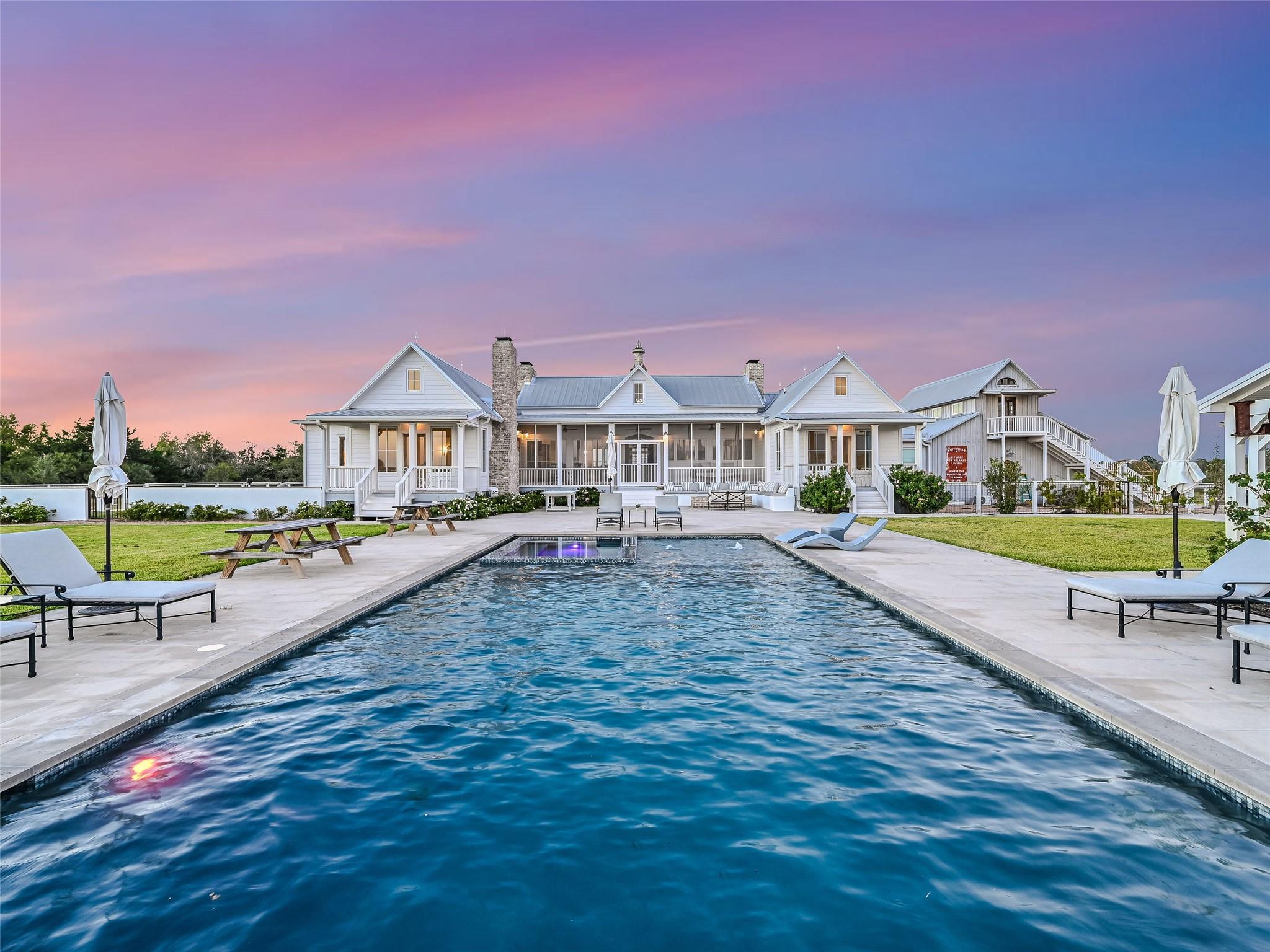 314 Big Sky Ranch Rd, Smithville, TX 78957