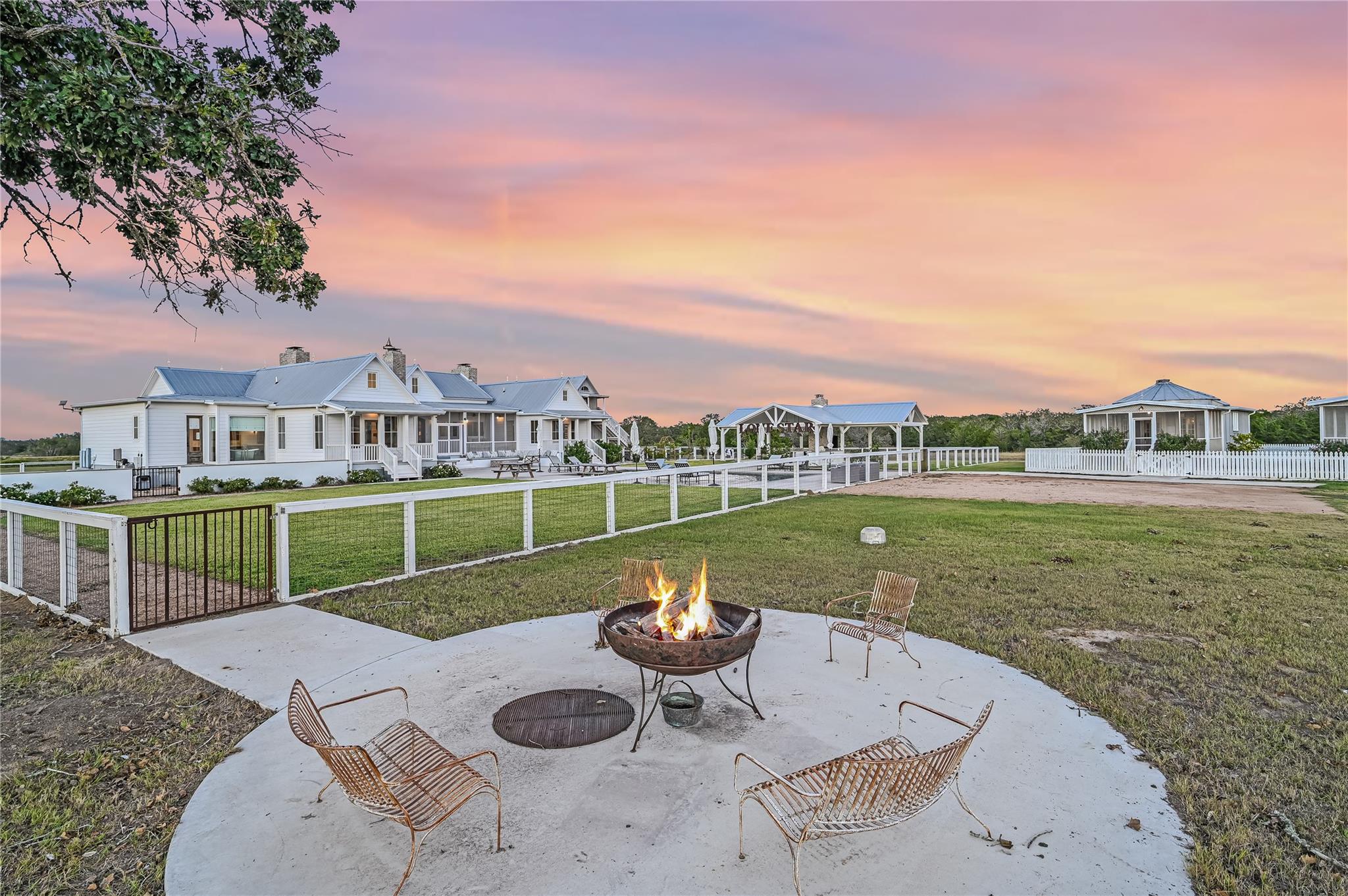 314 Big Sky Ranch Rd, Smithville, TX 78957