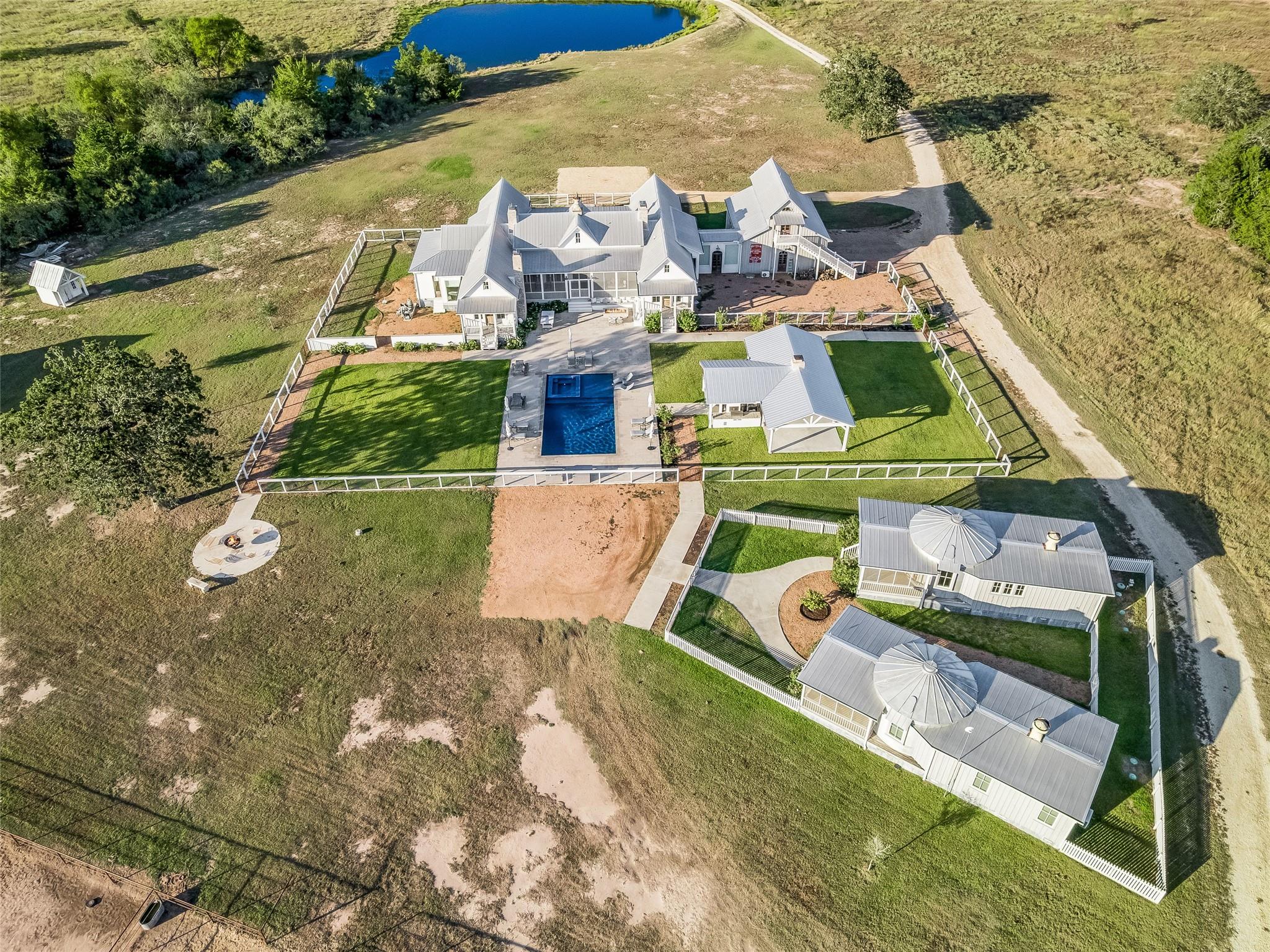 314 Big Sky Ranch Rd, Smithville, TX 78957