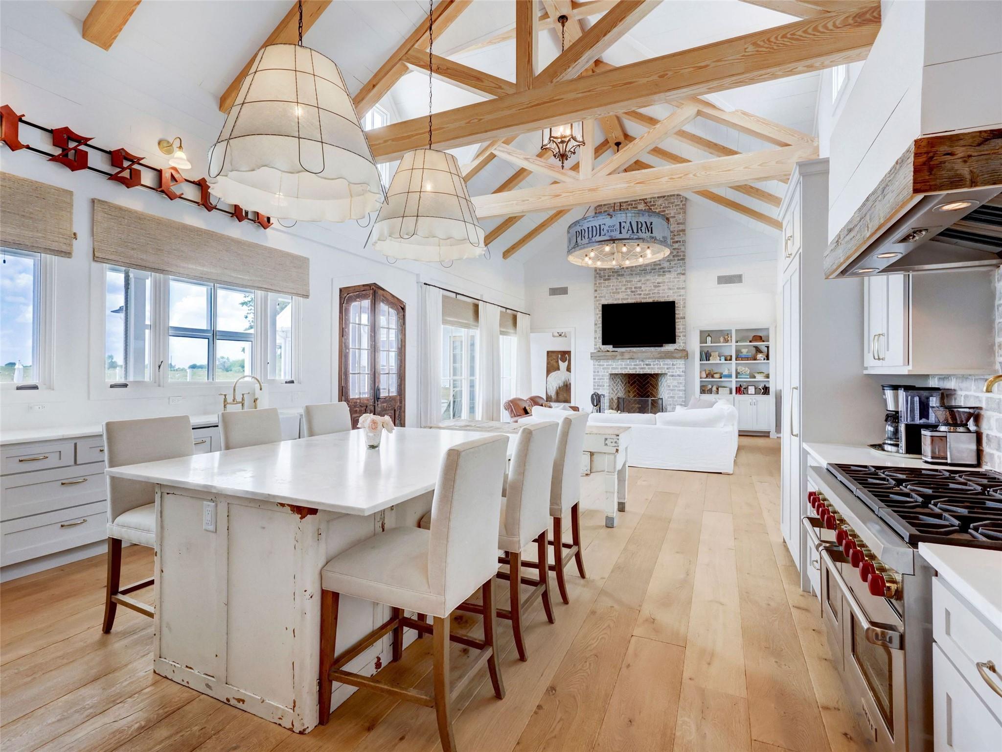 314 Big Sky Ranch Rd, Smithville, TX 78957