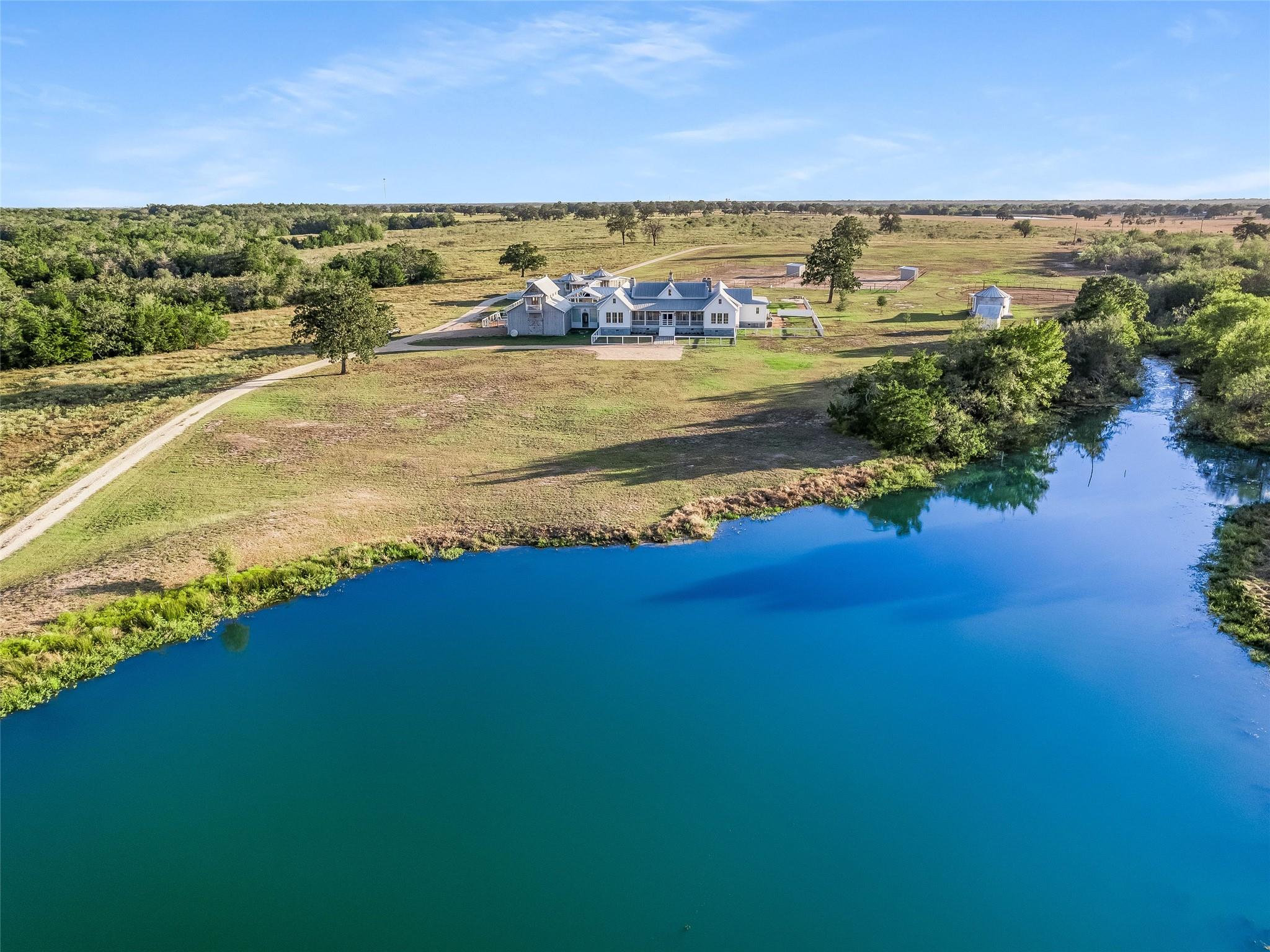 314 Big Sky Ranch Rd, Smithville, TX 78957