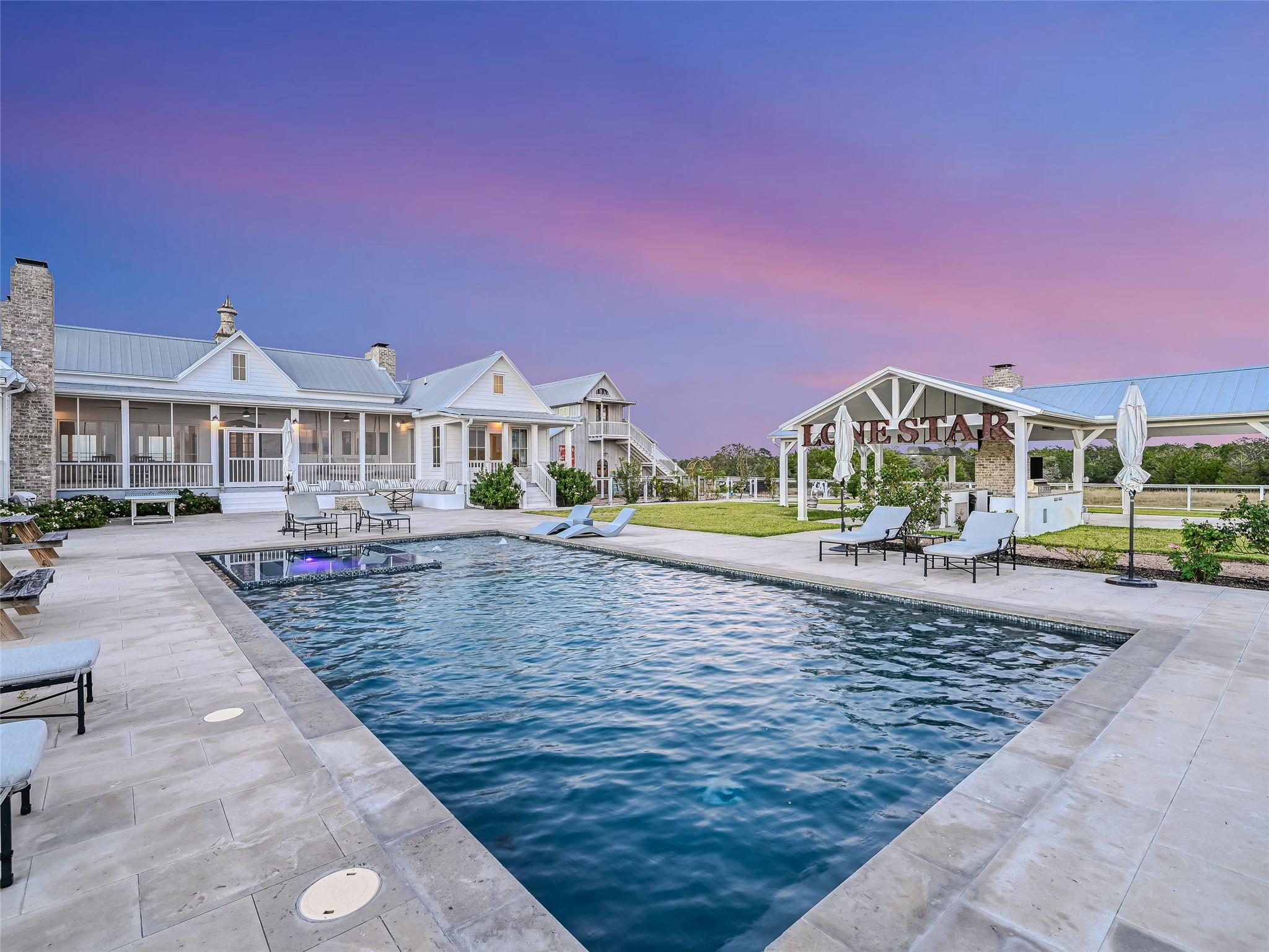 314 Big Sky Ranch Rd, Smithville, TX 78957