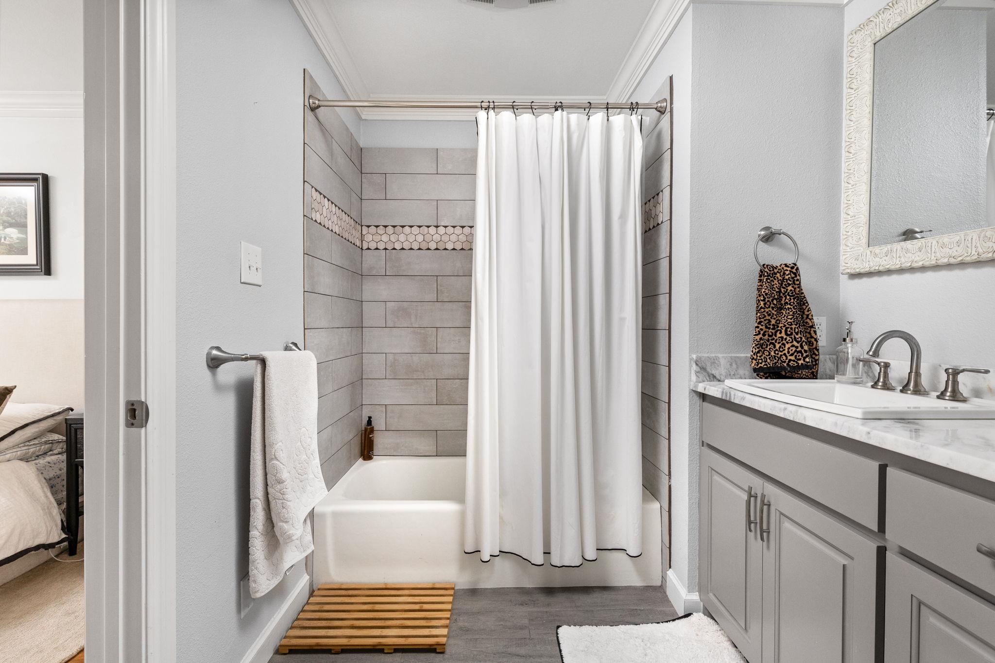 706 West Ave # C, Austin, TX 78701