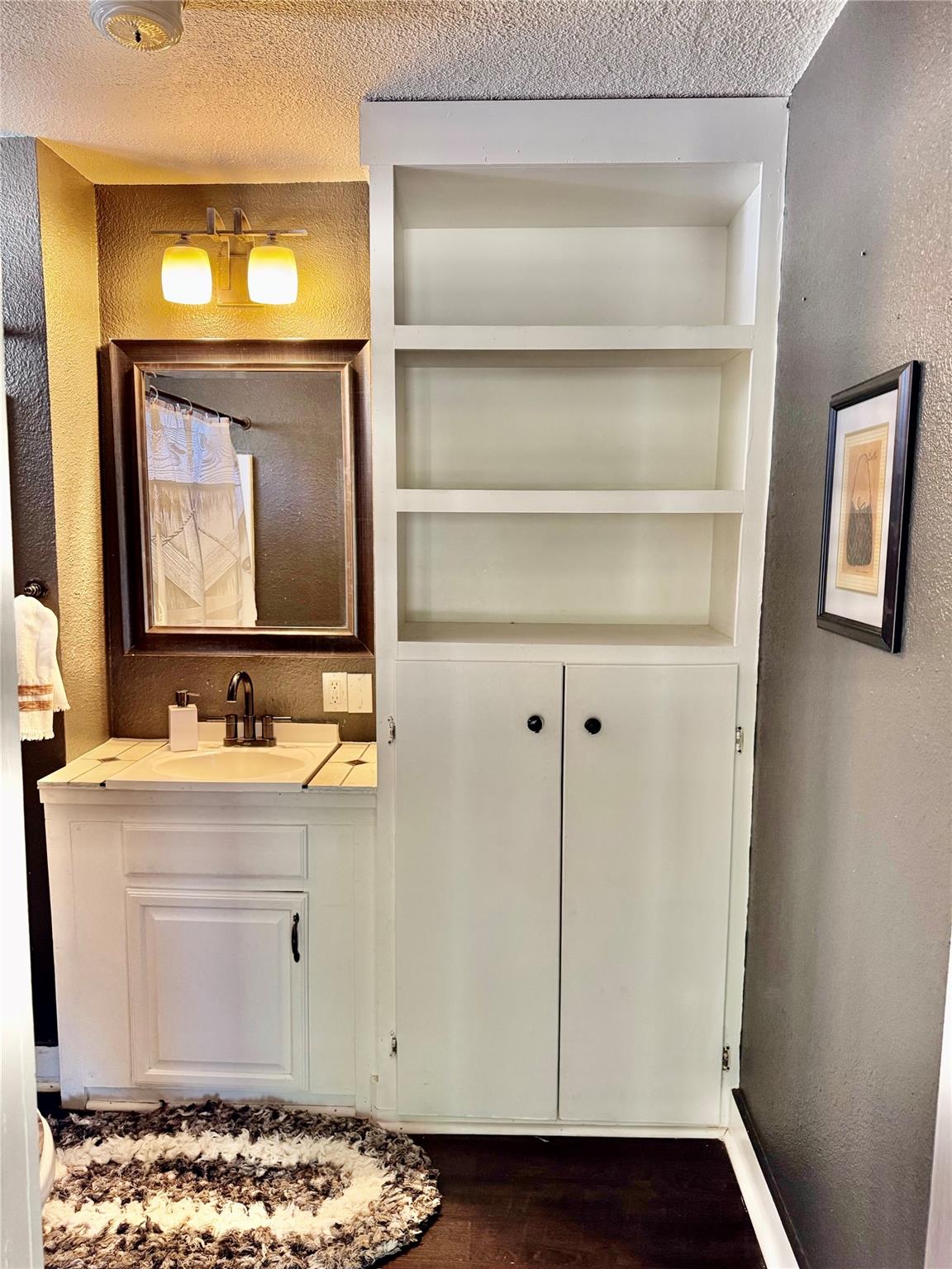 515 N Lampasas St, Bertram, TX 78605