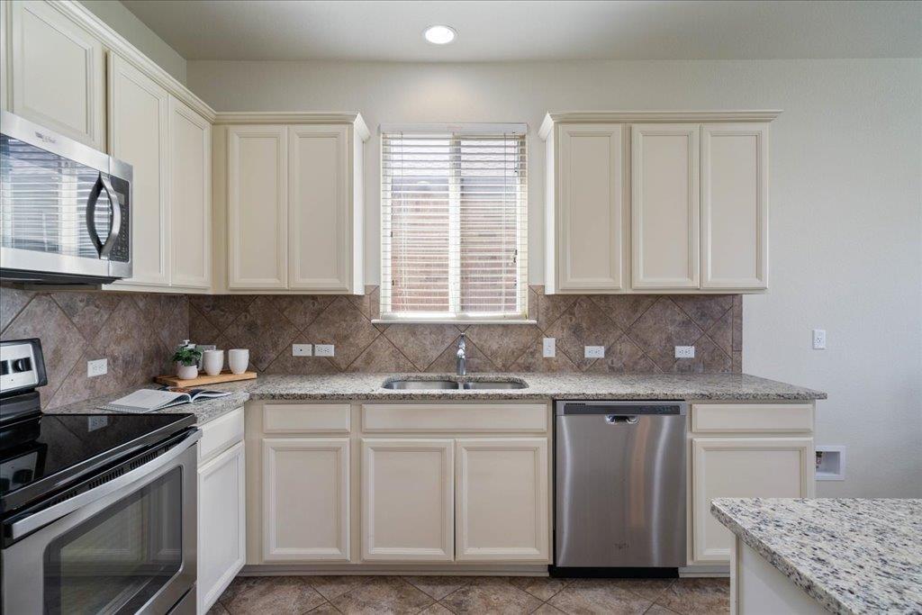 404 Sierra Mar Loop, Leander, TX 78641