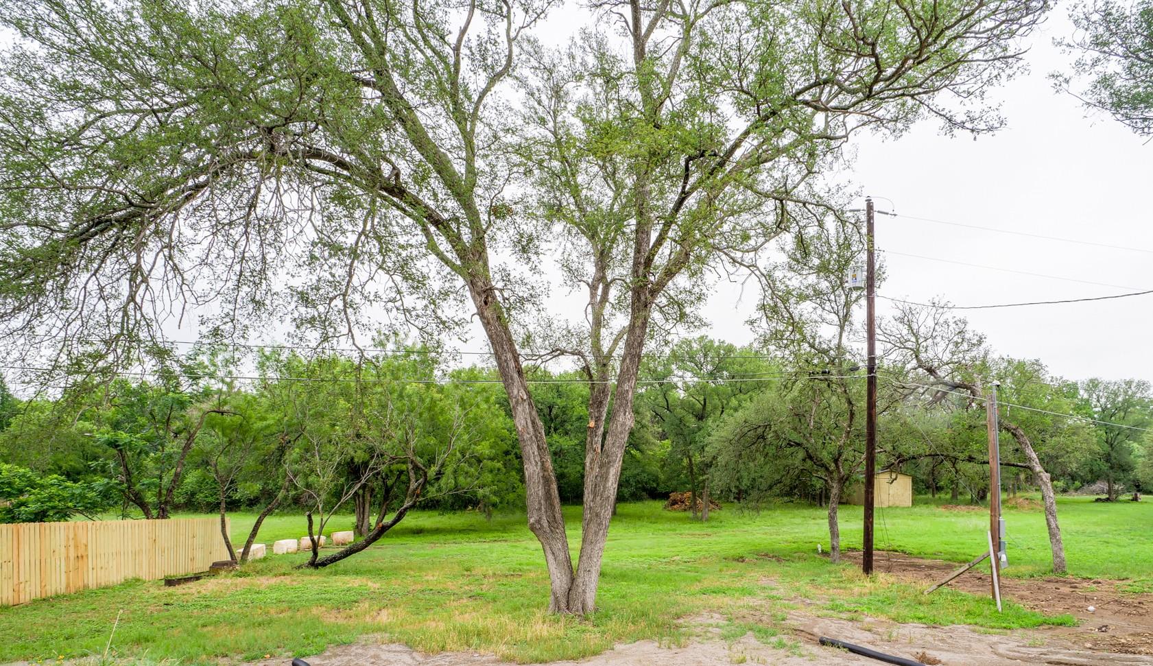 1415 Bluebonnet Dr, Marble Falls, TX 78654