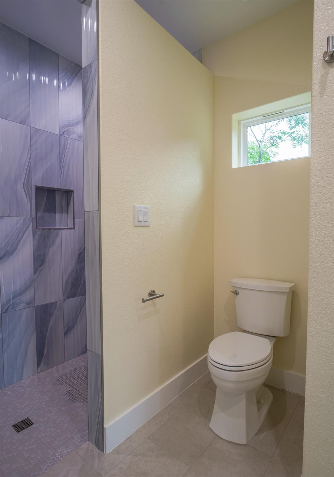 1415 Bluebonnet Dr, Marble Falls, TX 78654