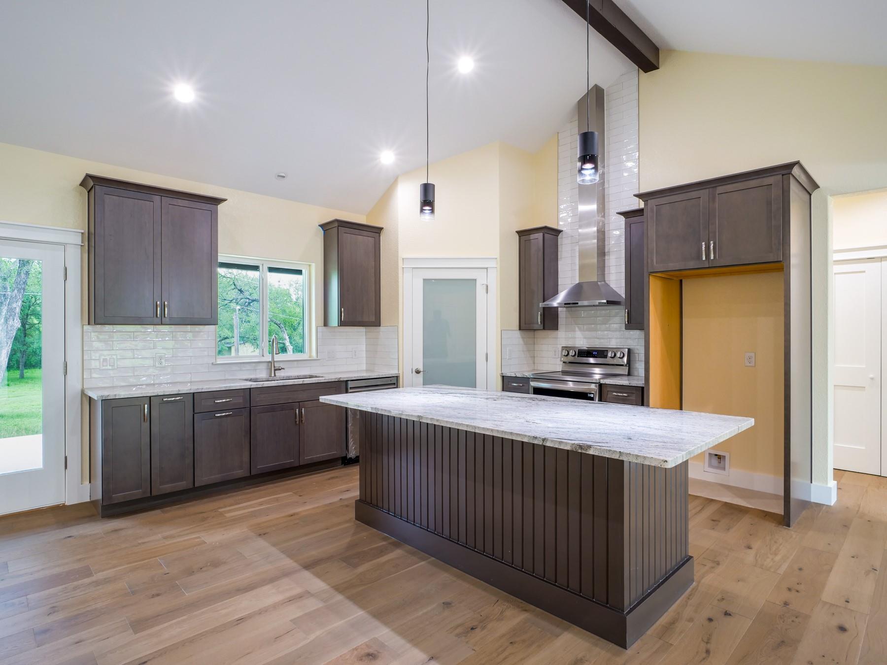 1415 Bluebonnet Dr, Marble Falls, TX 78654