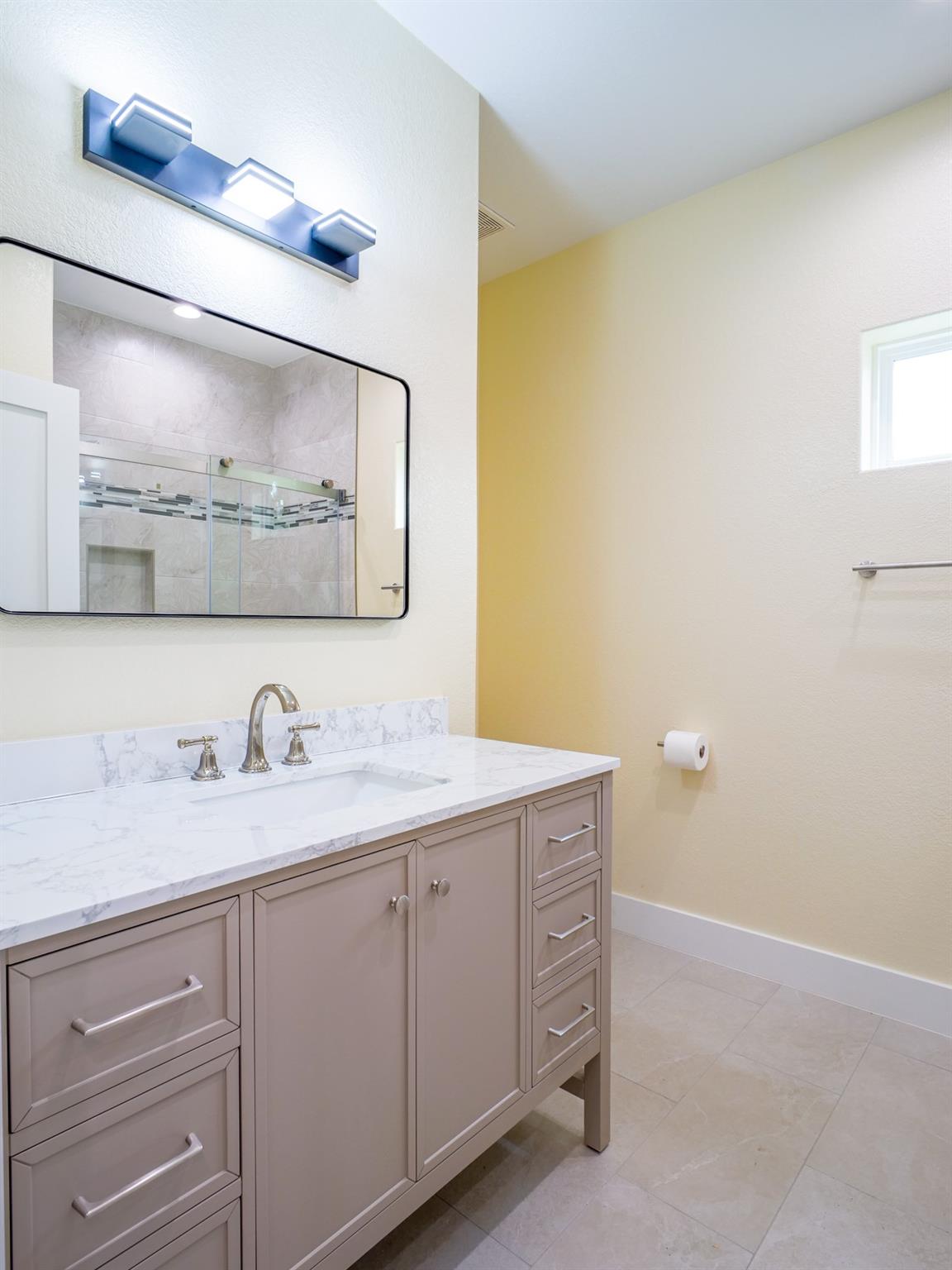 1415 Bluebonnet Dr, Marble Falls, TX 78654