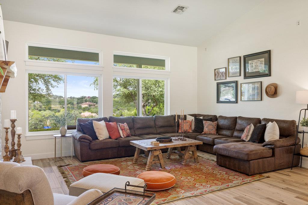 4607 R O Dr, Spicewood, TX 78669