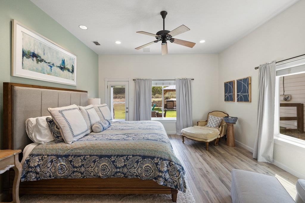 4607 R O Dr, Spicewood, TX 78669