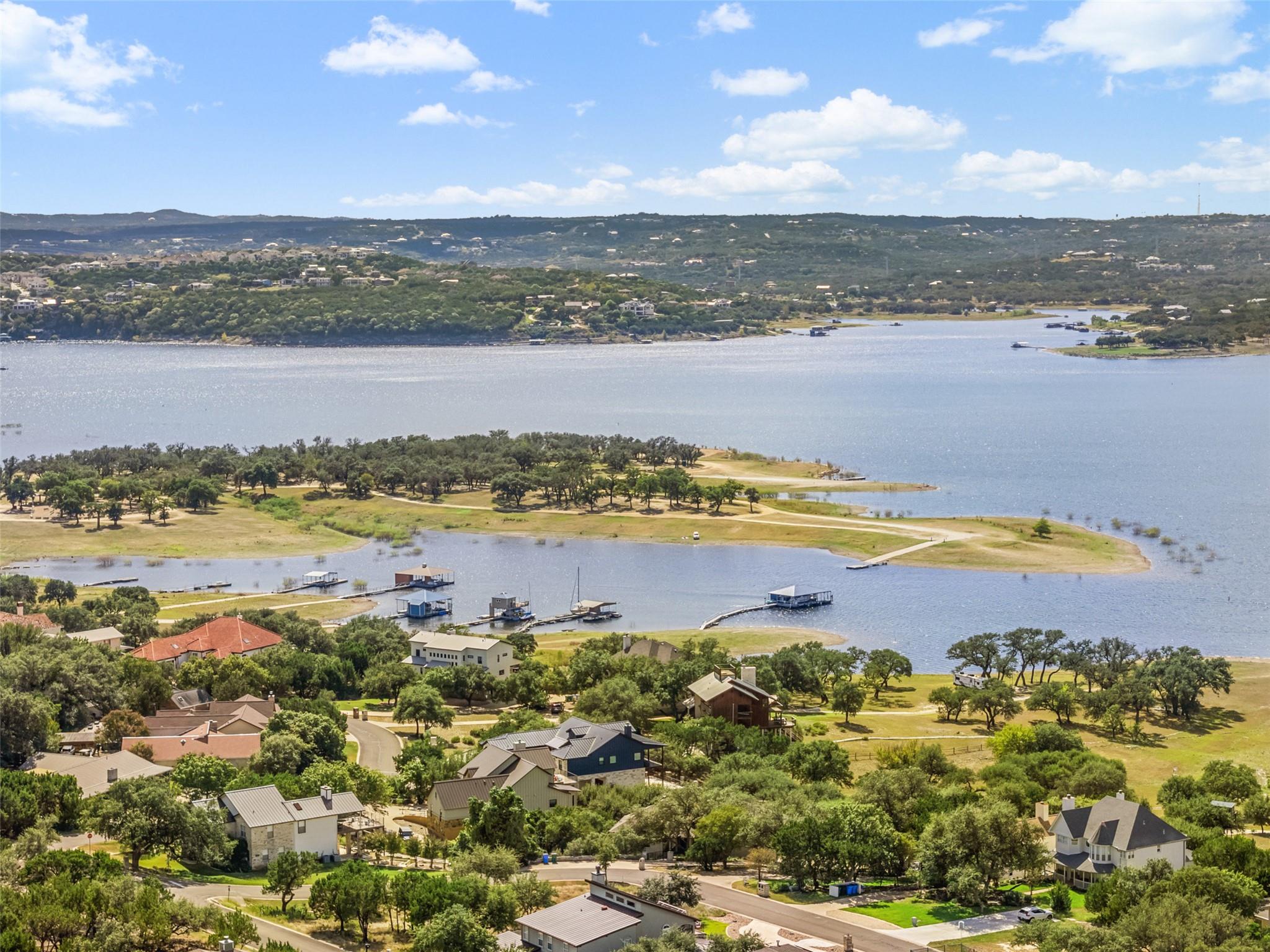 316 Lakefront Dr, Point Venture, TX 78645