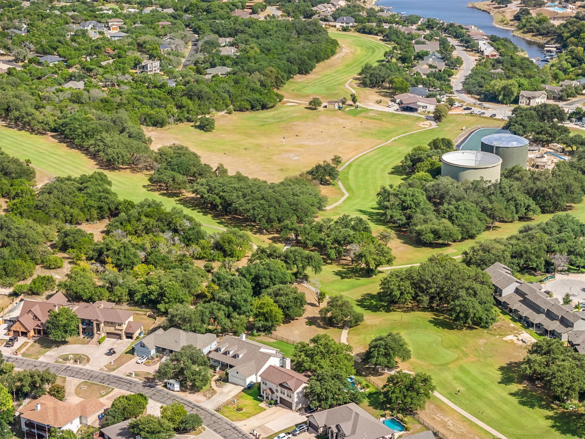 316 Lakefront Dr, Point Venture, TX 78645