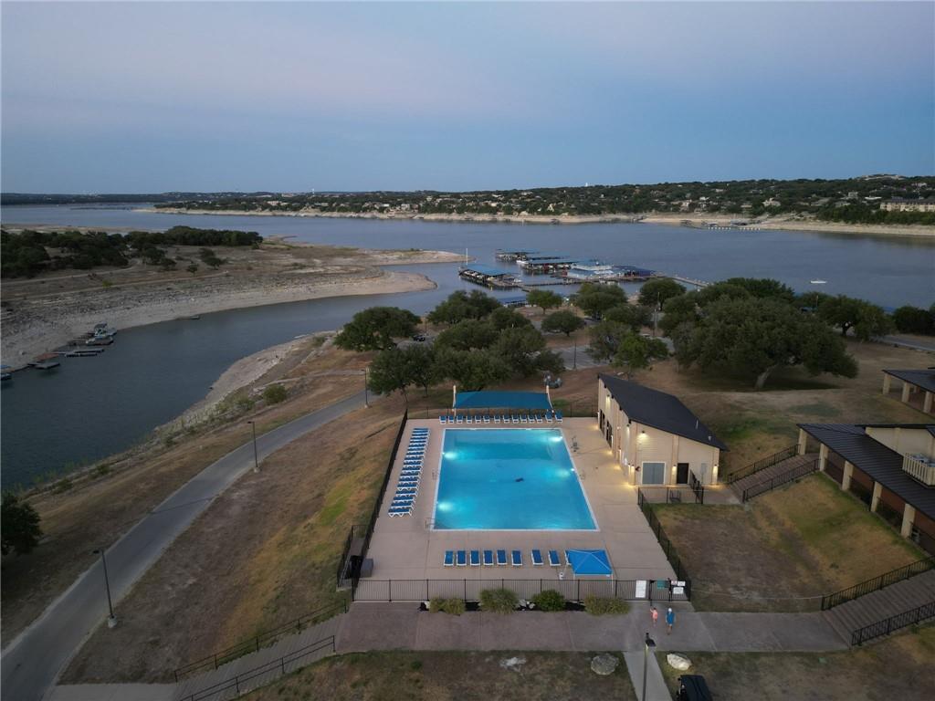 316 Lakefront Dr, Point Venture, TX 78645