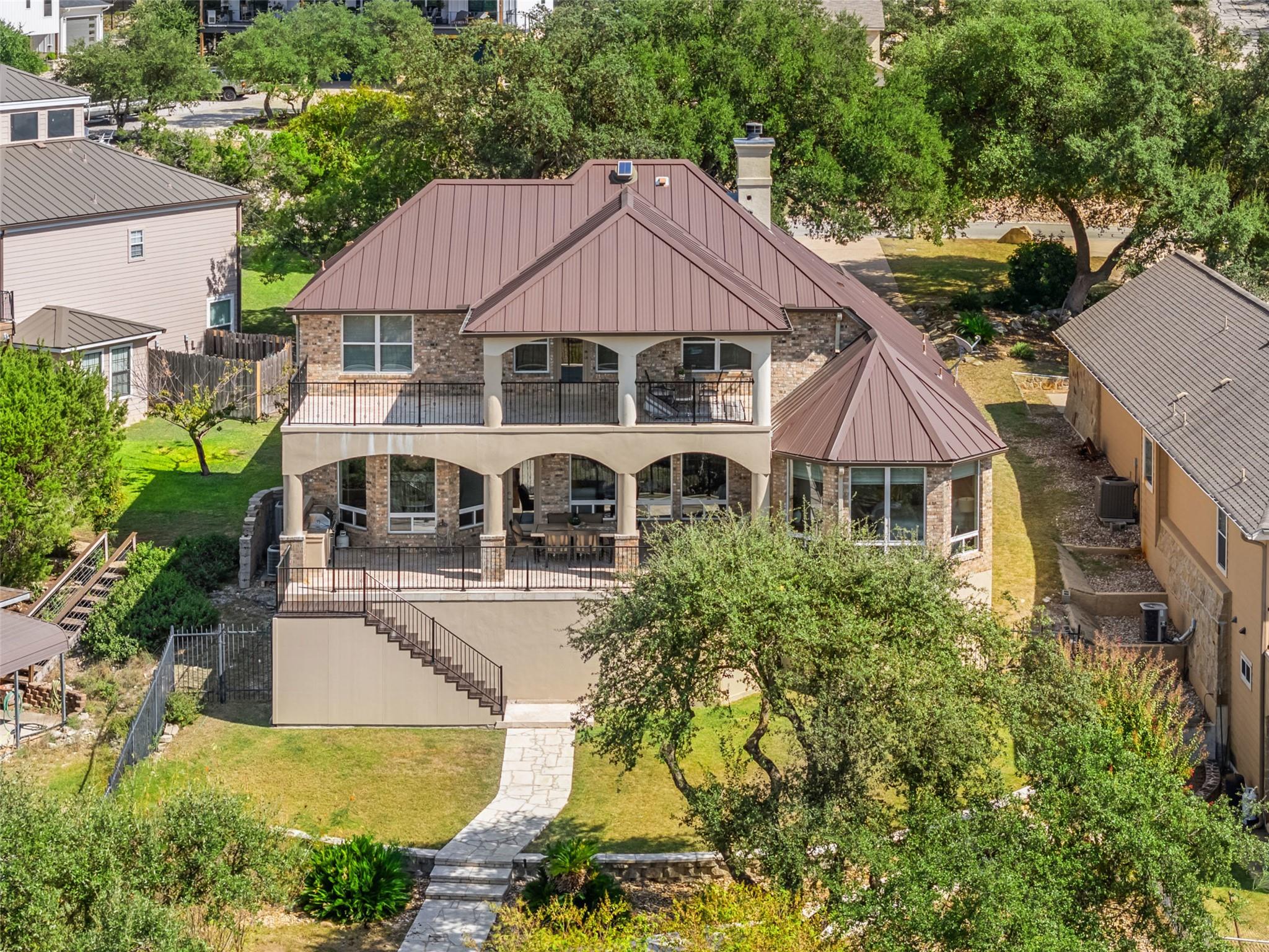 316 Lakefront Dr, Point Venture, TX 78645