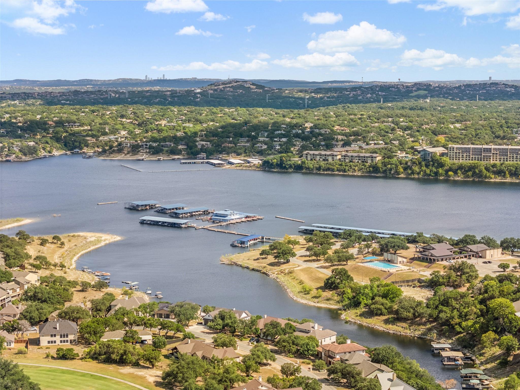 316 Lakefront Dr, Point Venture, TX 78645