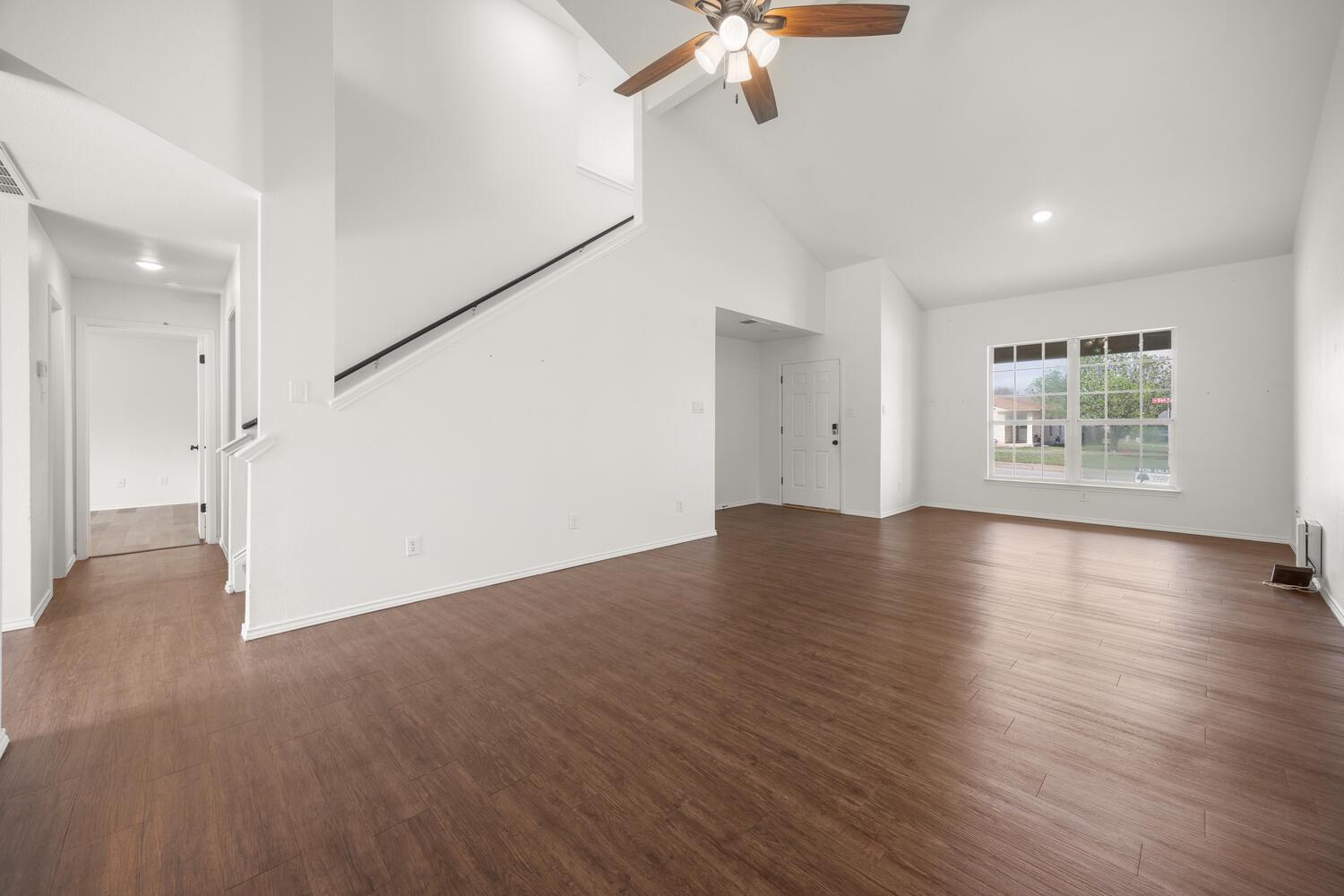 230 San Felipe Dr, Kyle, TX 78640