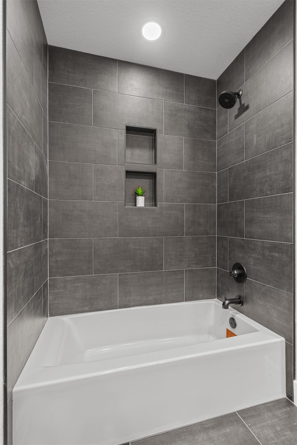 1037 Western Hills Rd, Rockdale, TX 76567