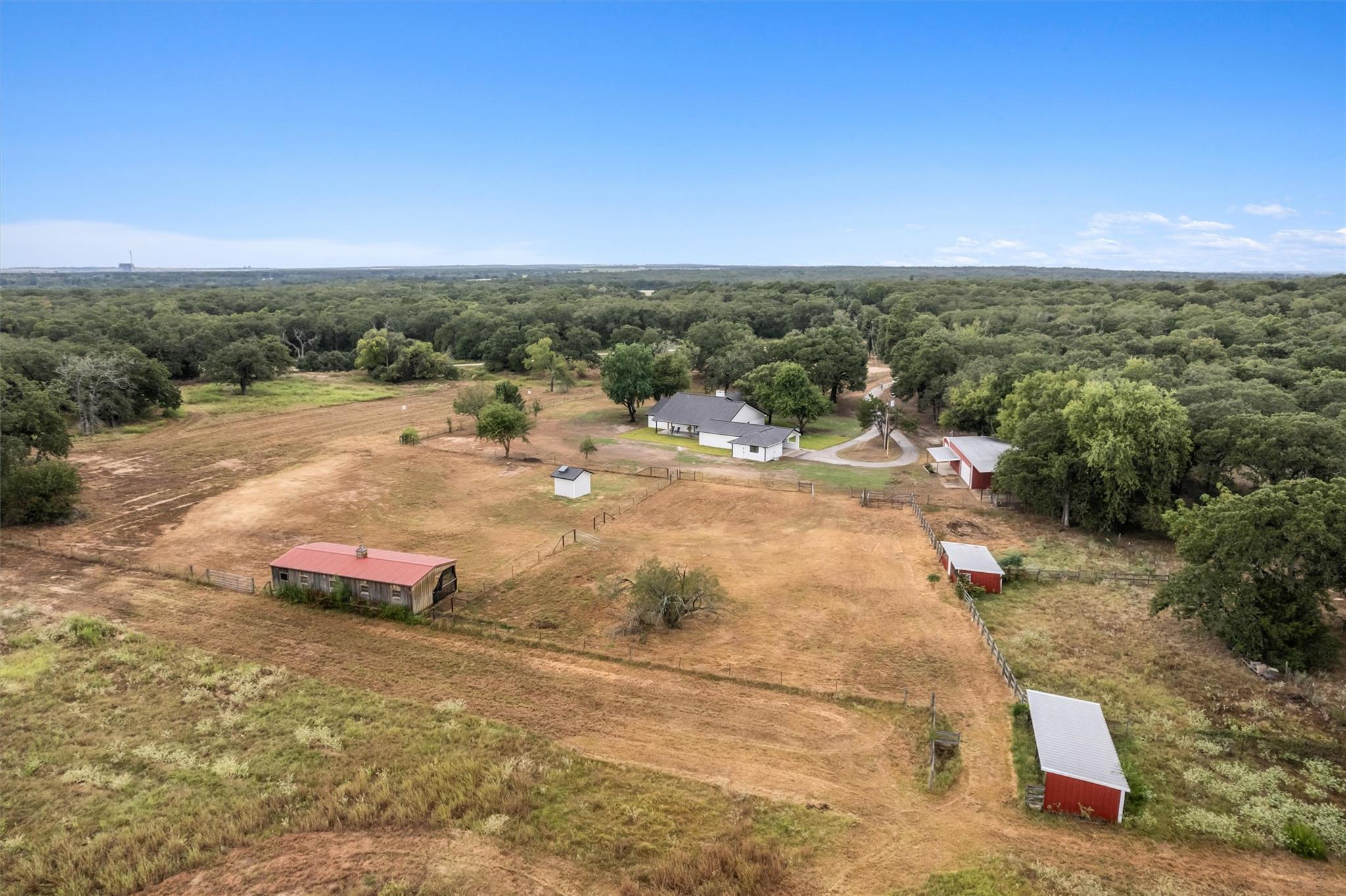 1037 Western Hills Rd, Rockdale, TX 76567