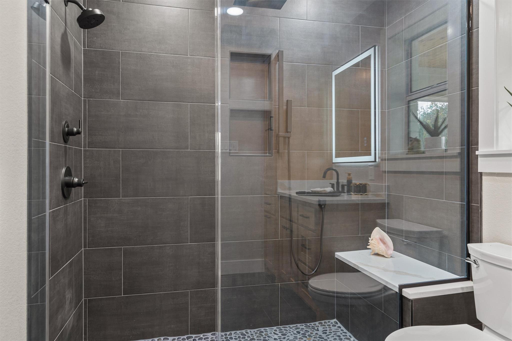 1037 Western Hills Rd, Rockdale, TX 76567