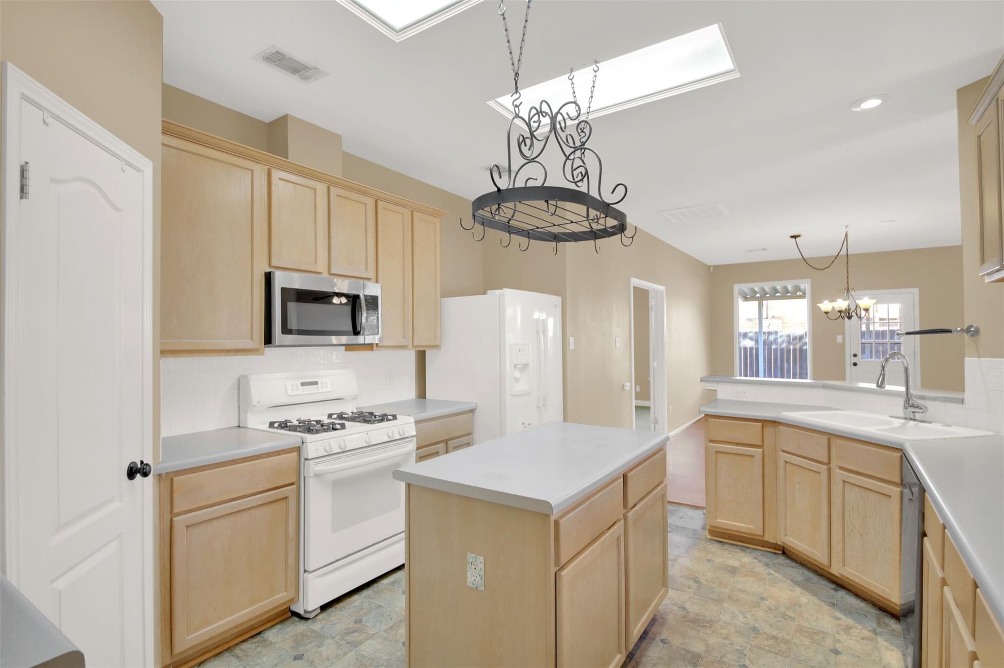 1030 Disraeli Cir, Pflugerville, TX 78660