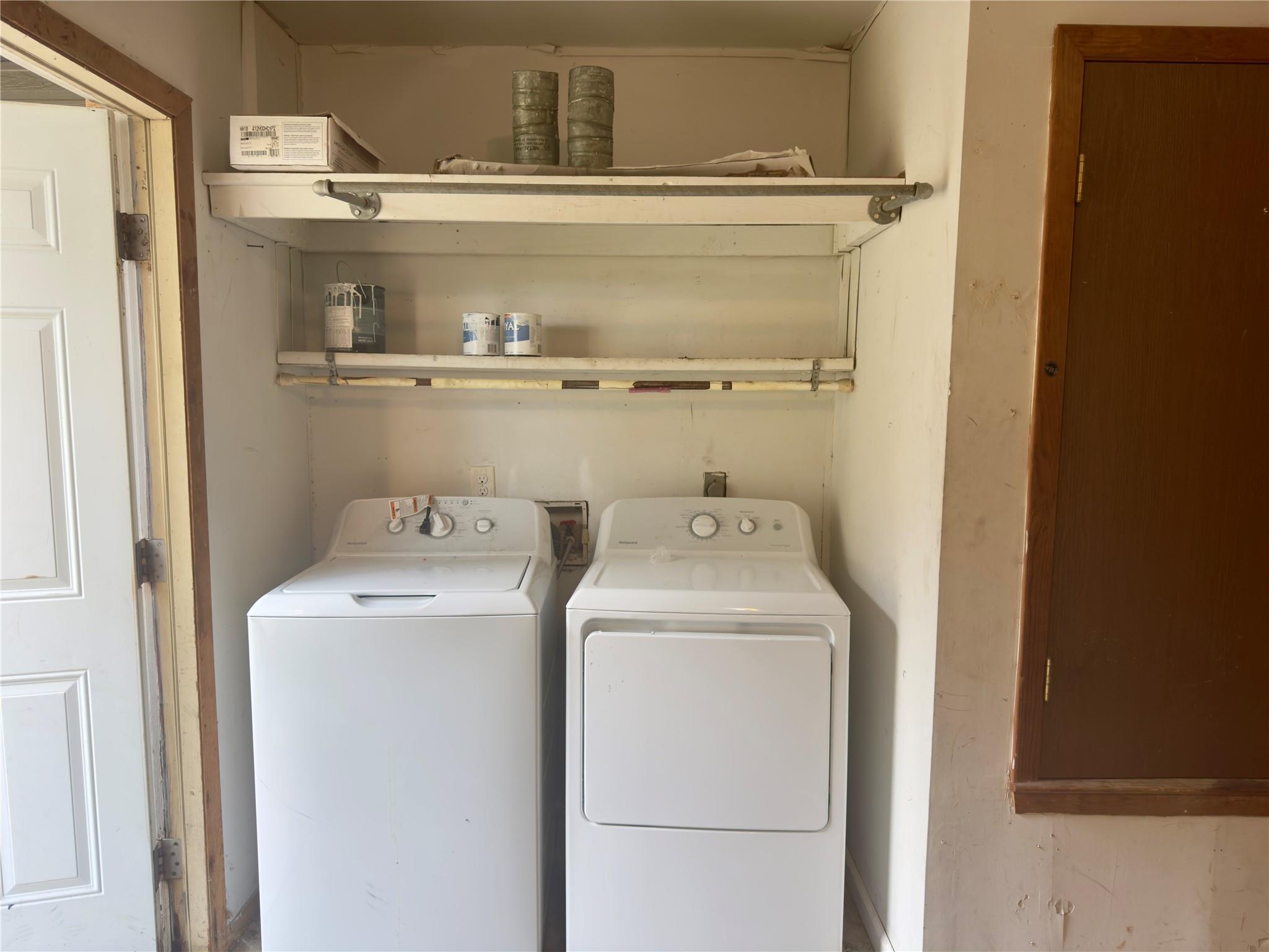 112 B Mockingbird Ln, Lockhart, TX 78644