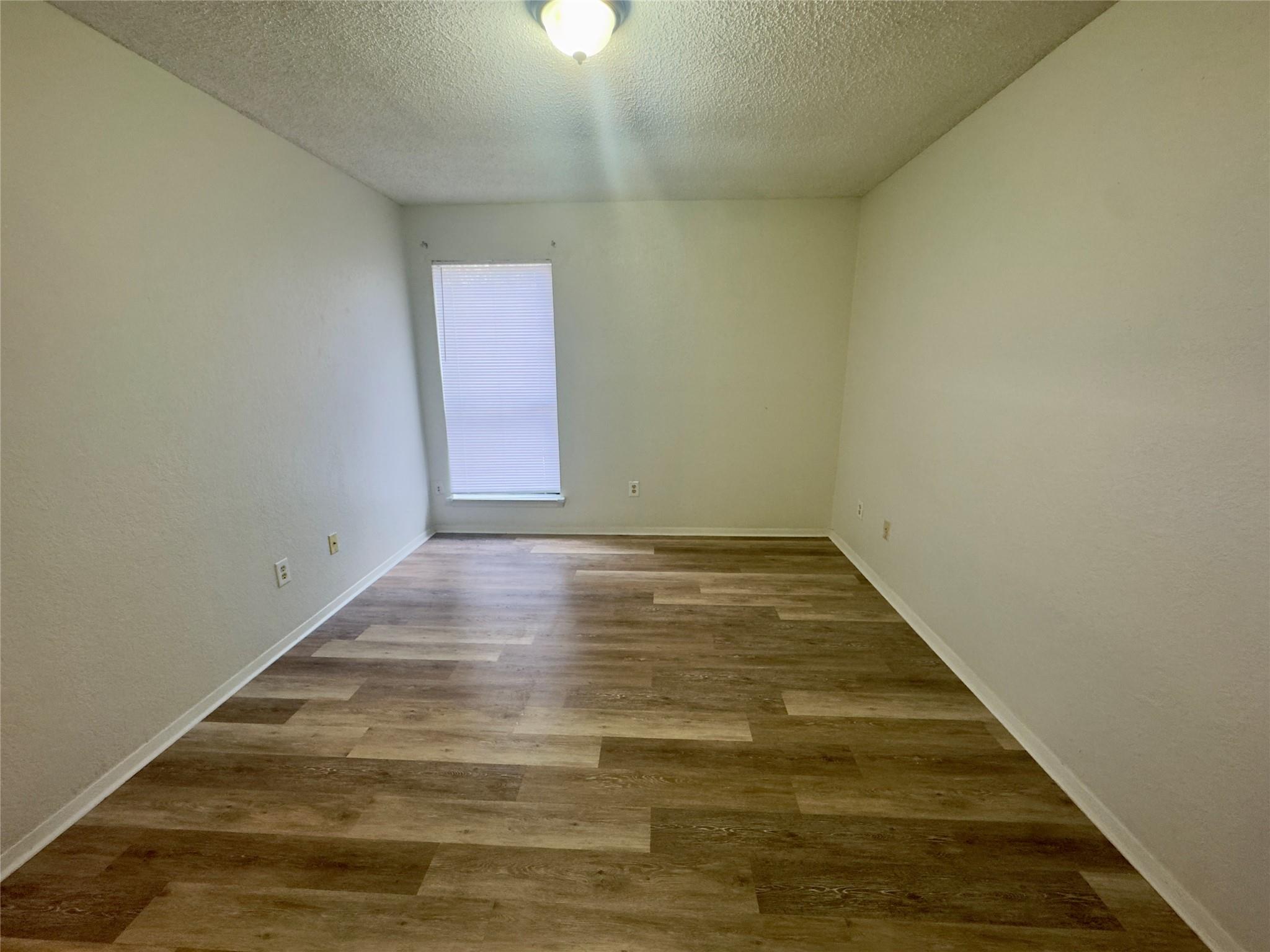 112 B Mockingbird Ln, Lockhart, TX 78644