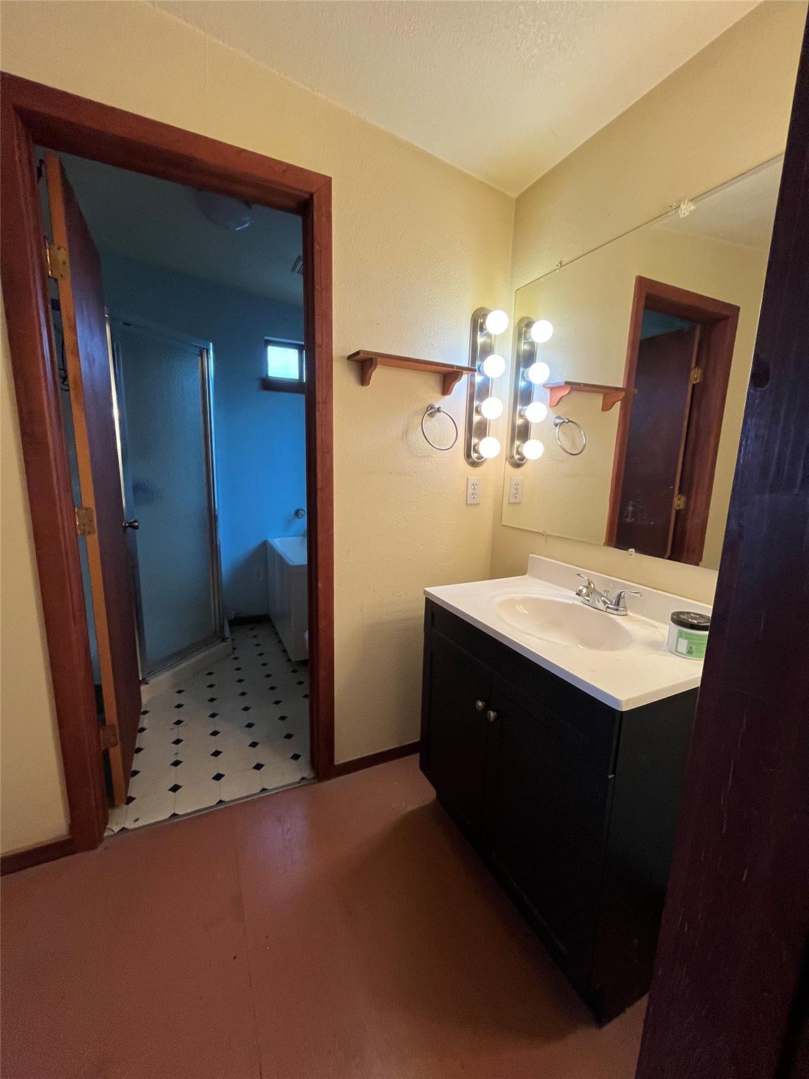 108 Oak Ridge, Dripping Springs, TX 78620