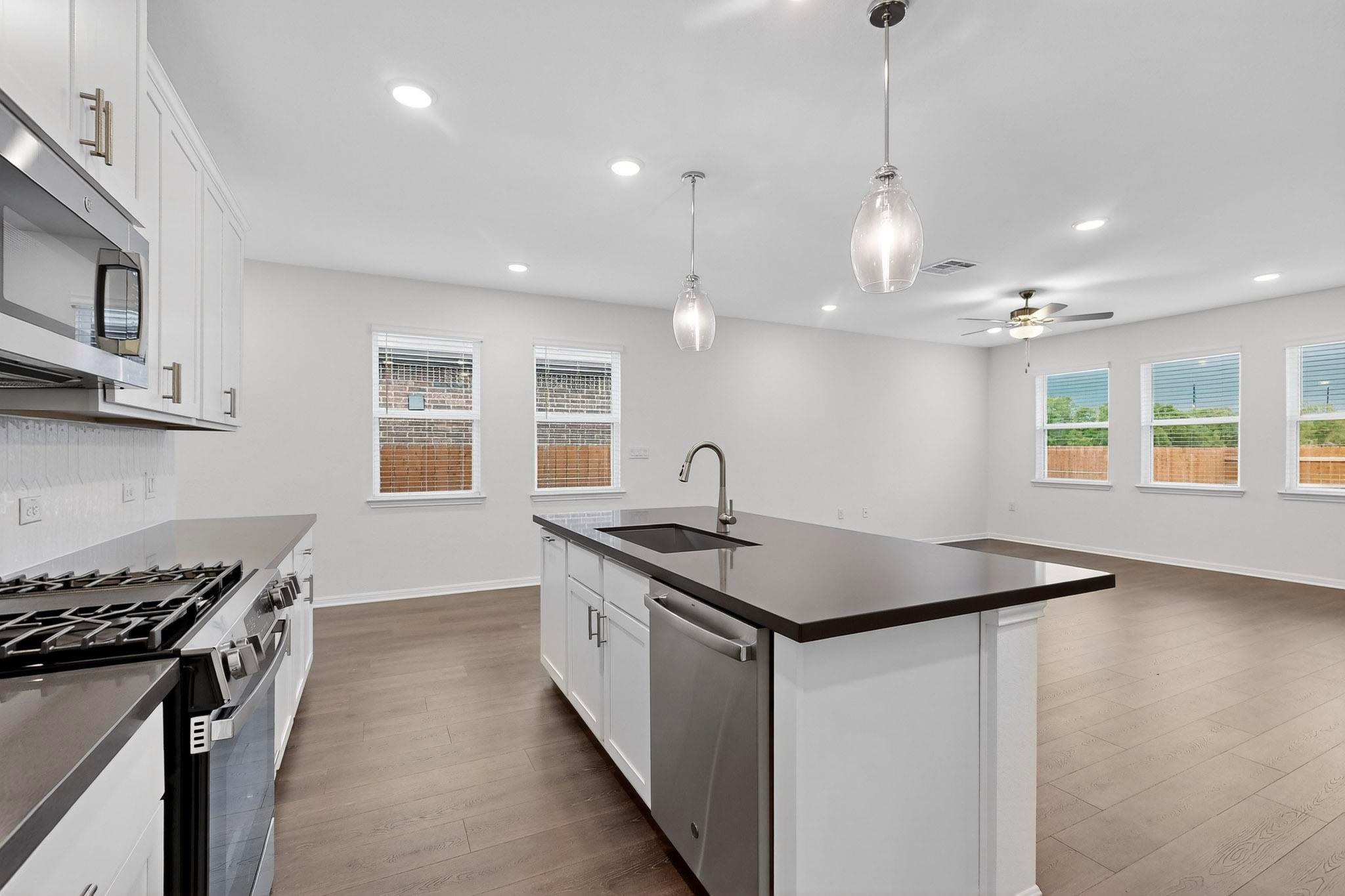 1204 Purple Martin Dr, Pflugerville, TX 78660