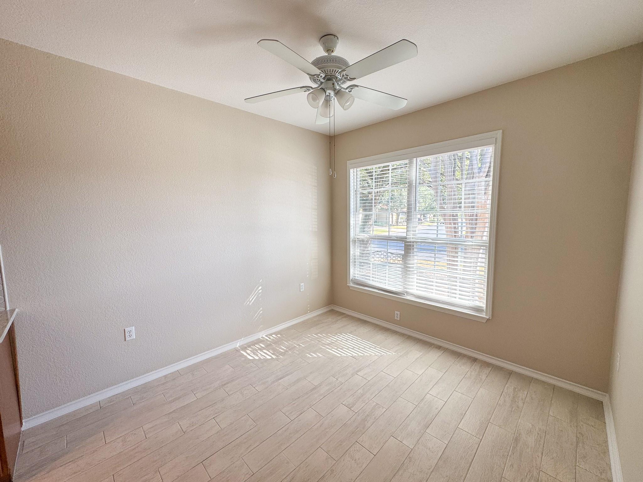 100 Sunbird Ct, Georgetown, TX 78633