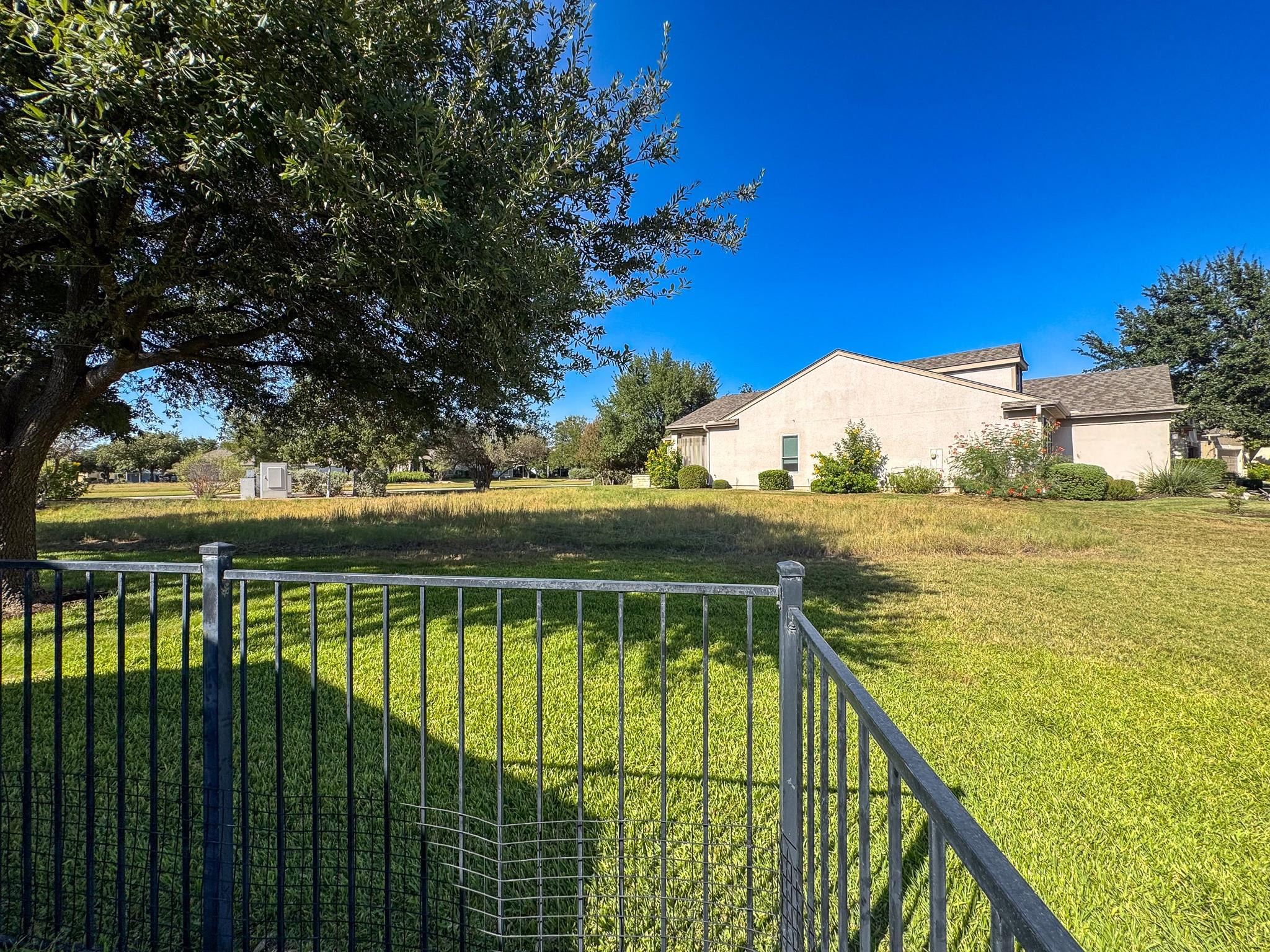 100 Sunbird Ct, Georgetown, TX 78633