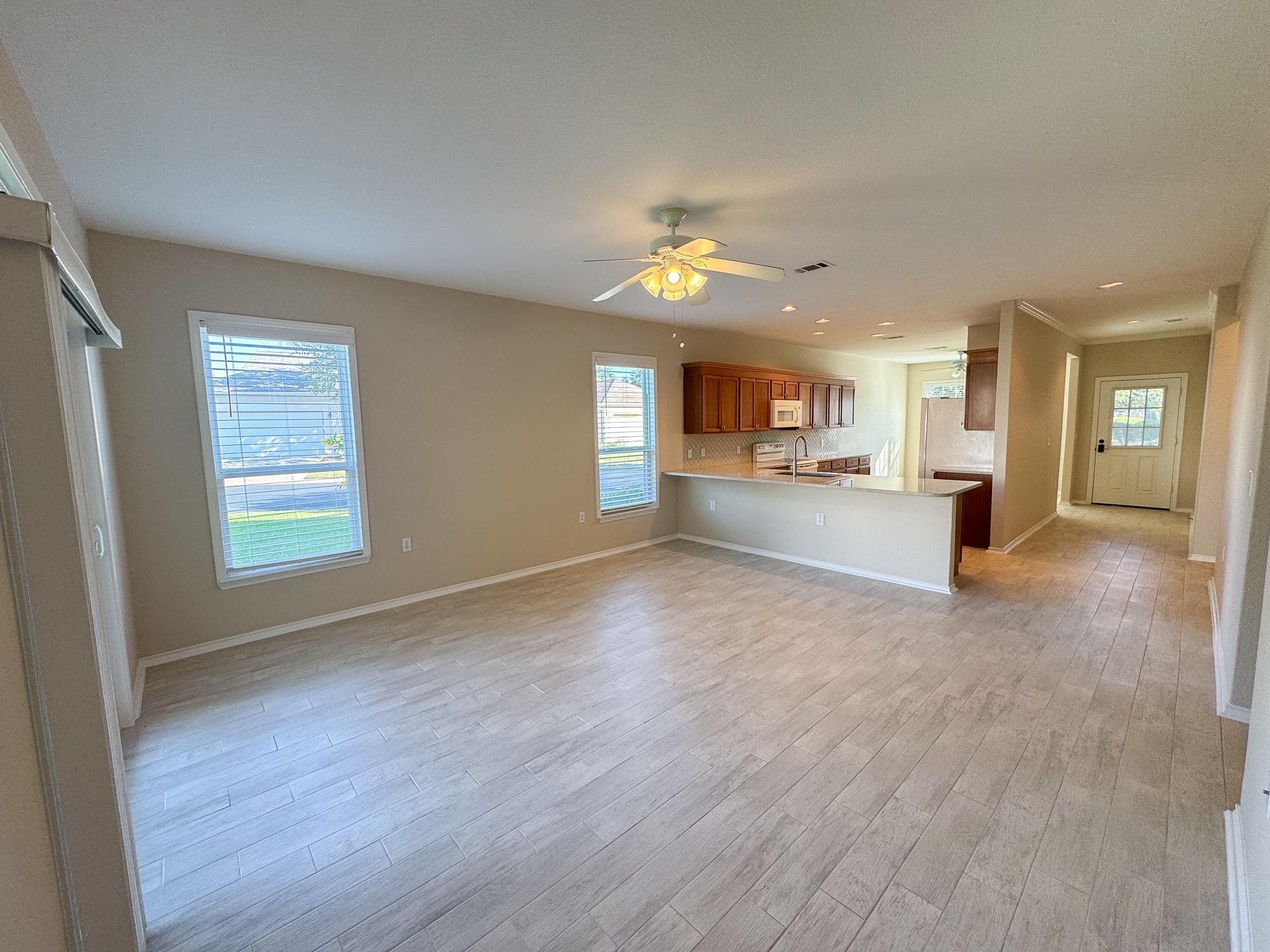 100 Sunbird Ct, Georgetown, TX 78633