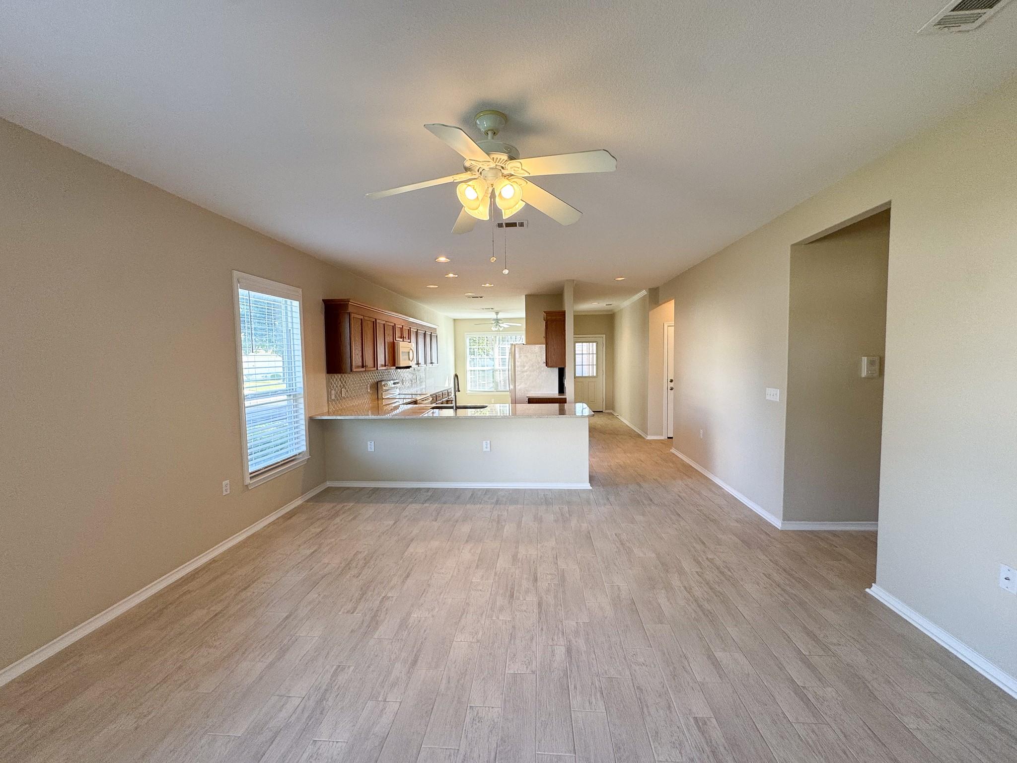 100 Sunbird Ct, Georgetown, TX 78633