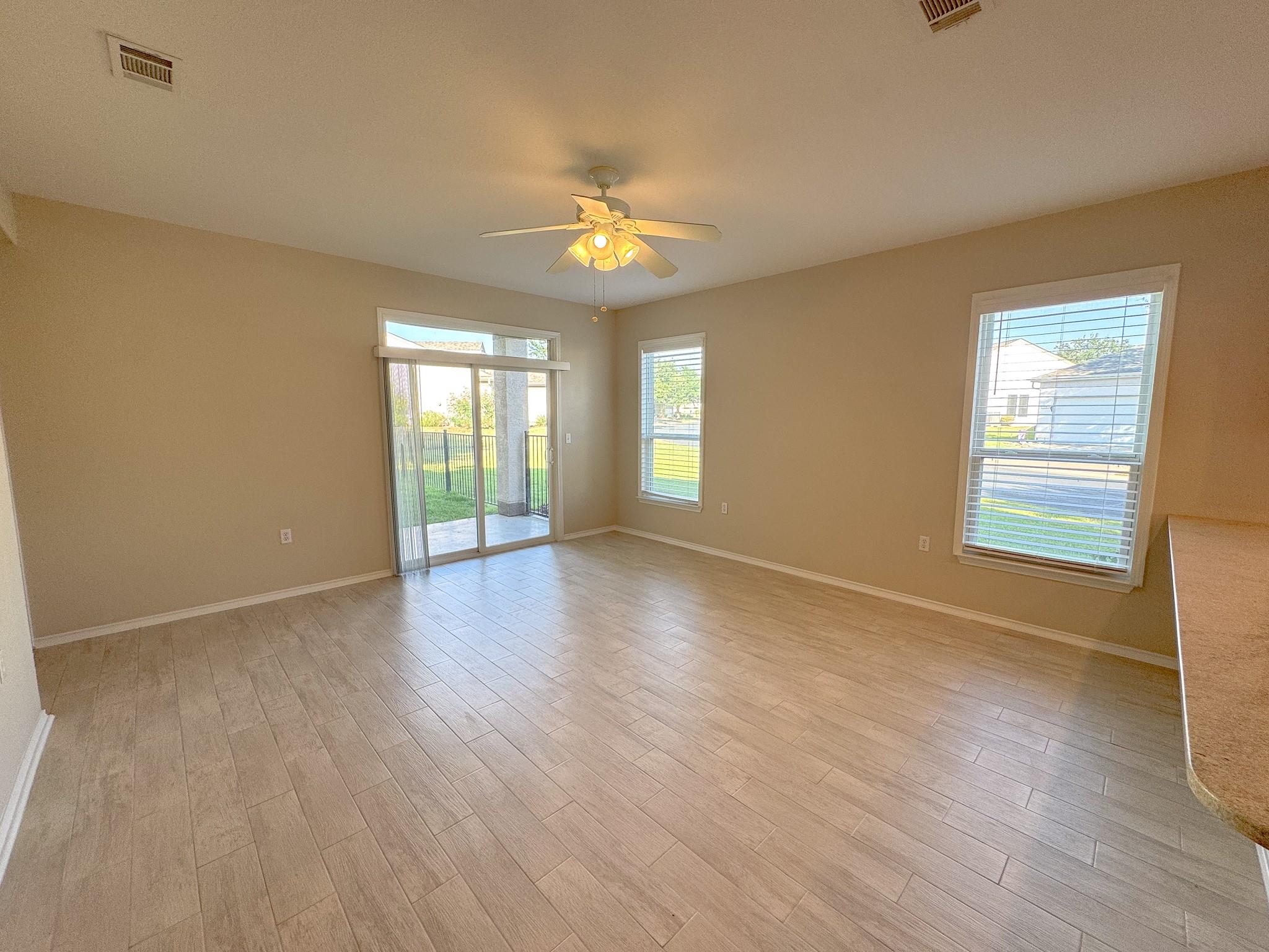 100 Sunbird Ct, Georgetown, TX 78633