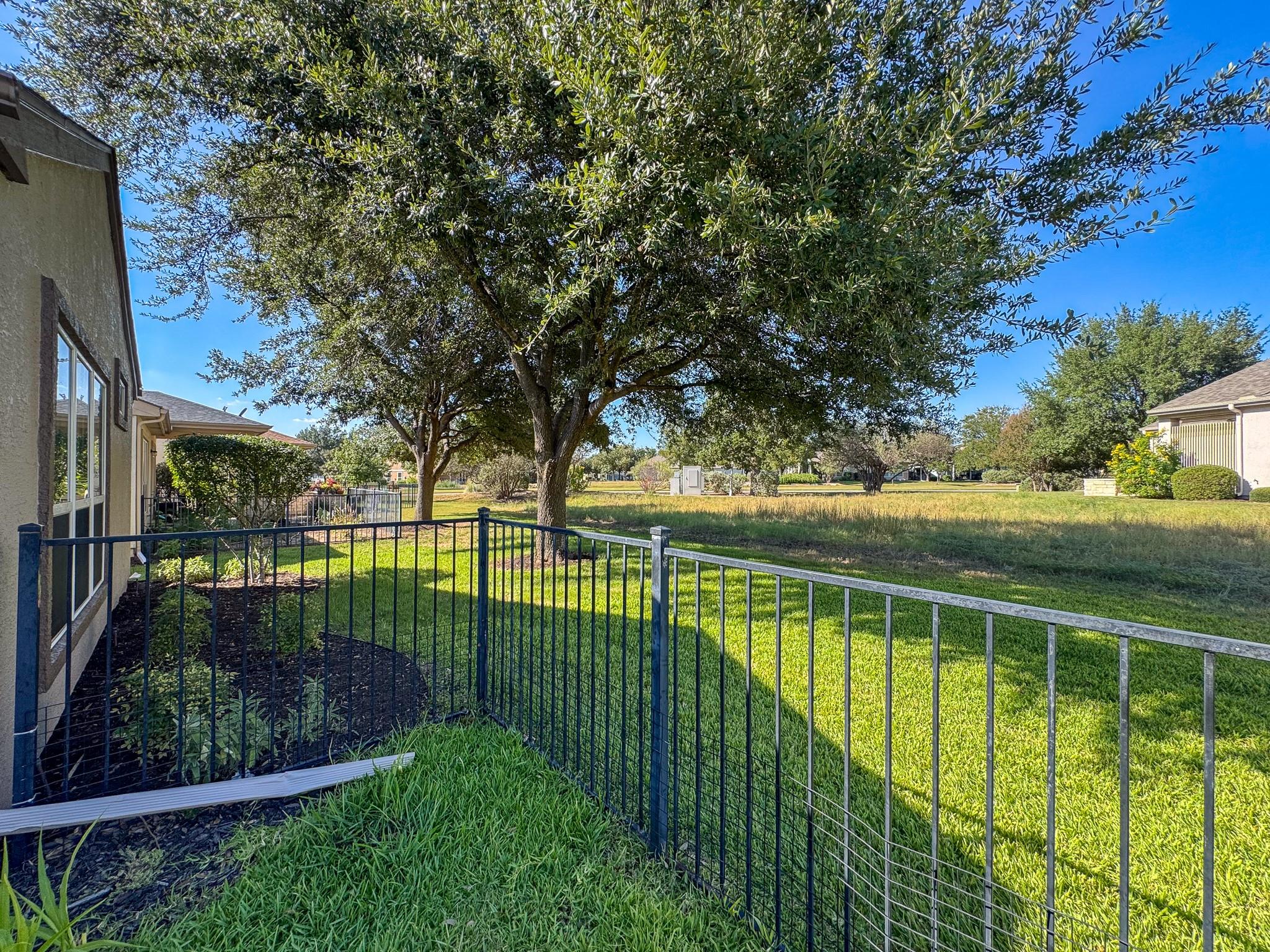 100 Sunbird Ct, Georgetown, TX 78633