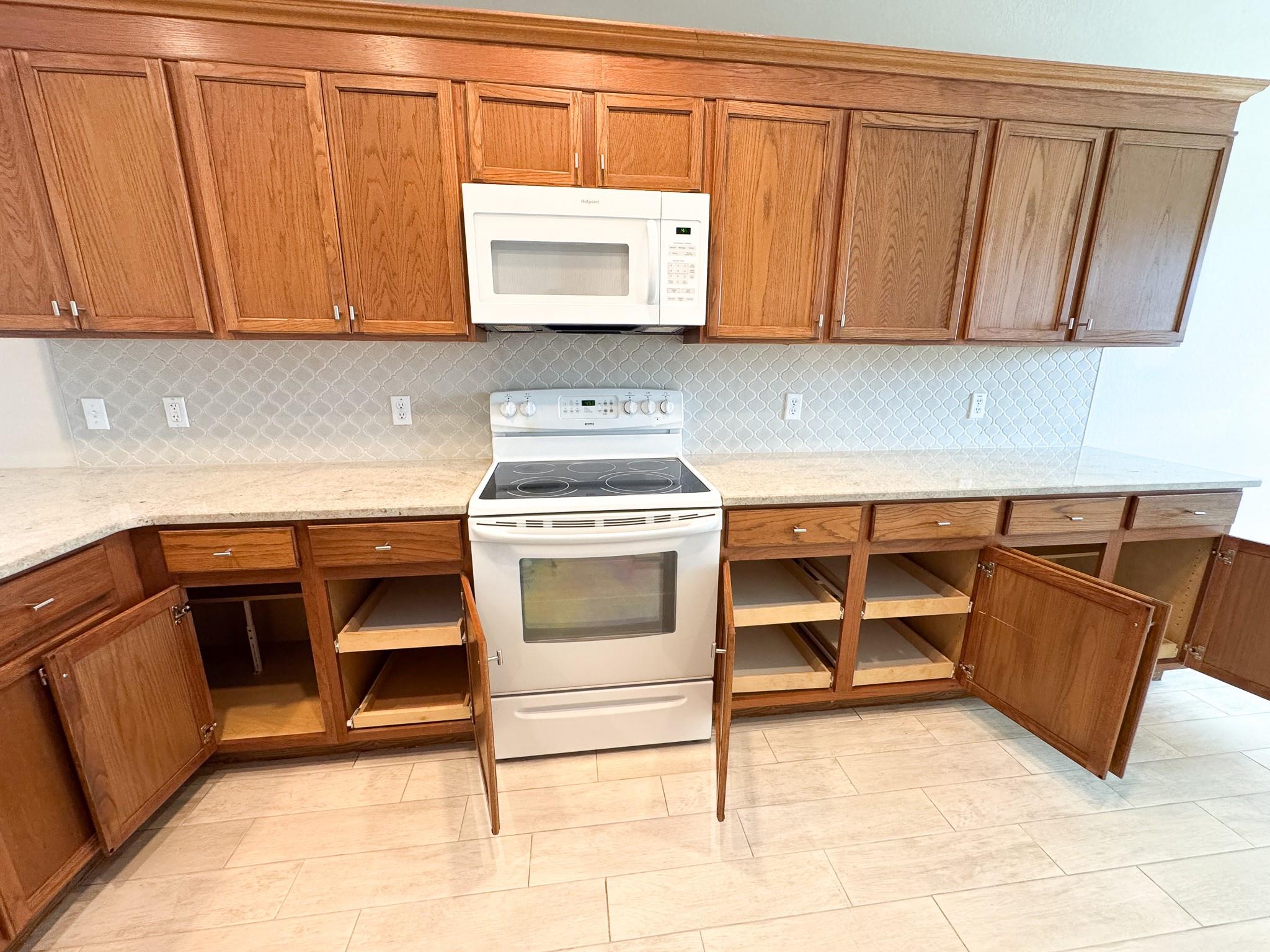 100 Sunbird Ct, Georgetown, TX 78633