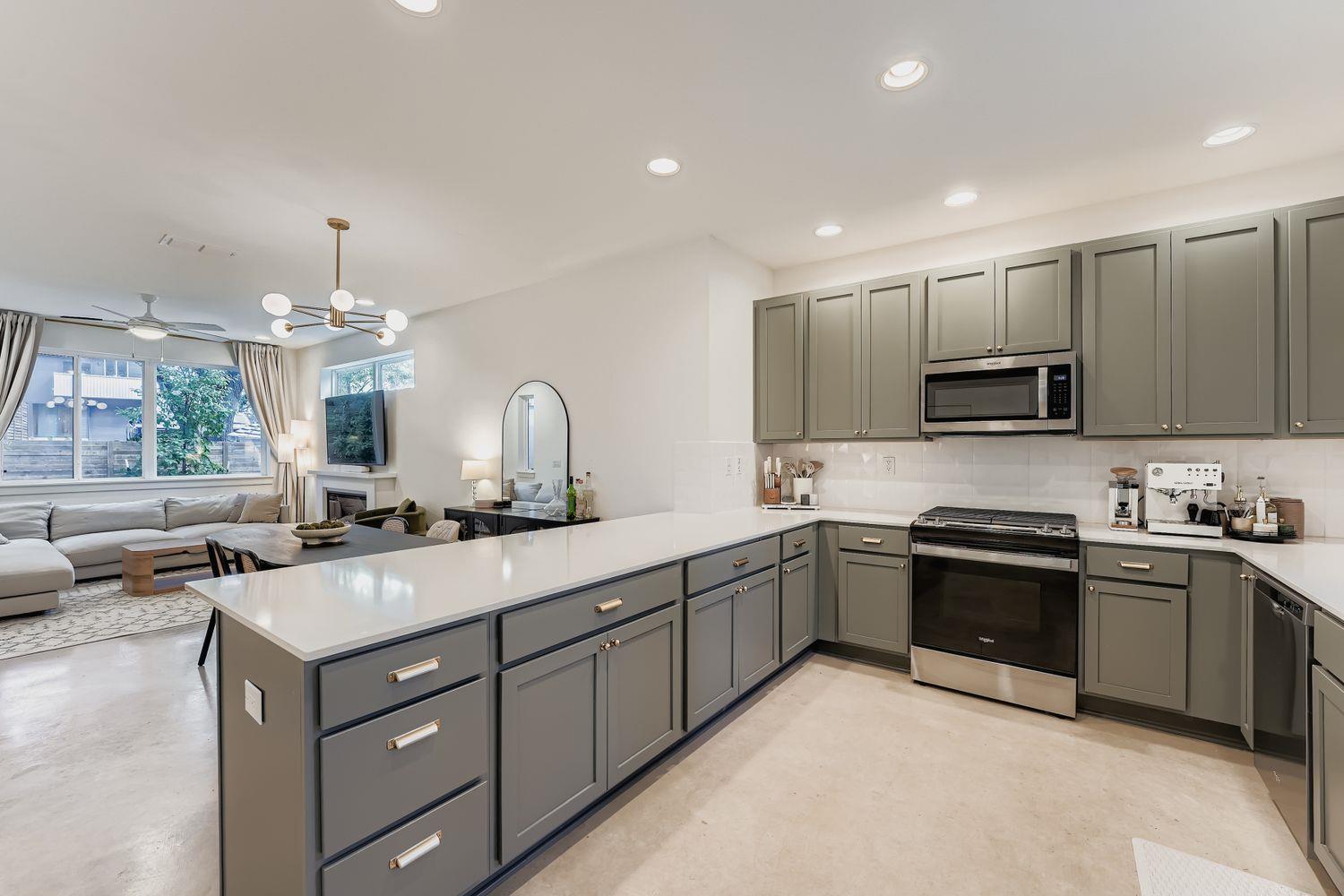 814 N Bluff Dr # 71, Austin, TX 78745