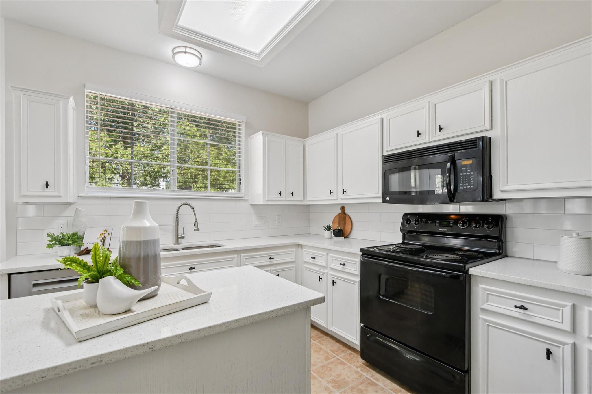 1110 Blue Fox Dr, Austin, TX 78753