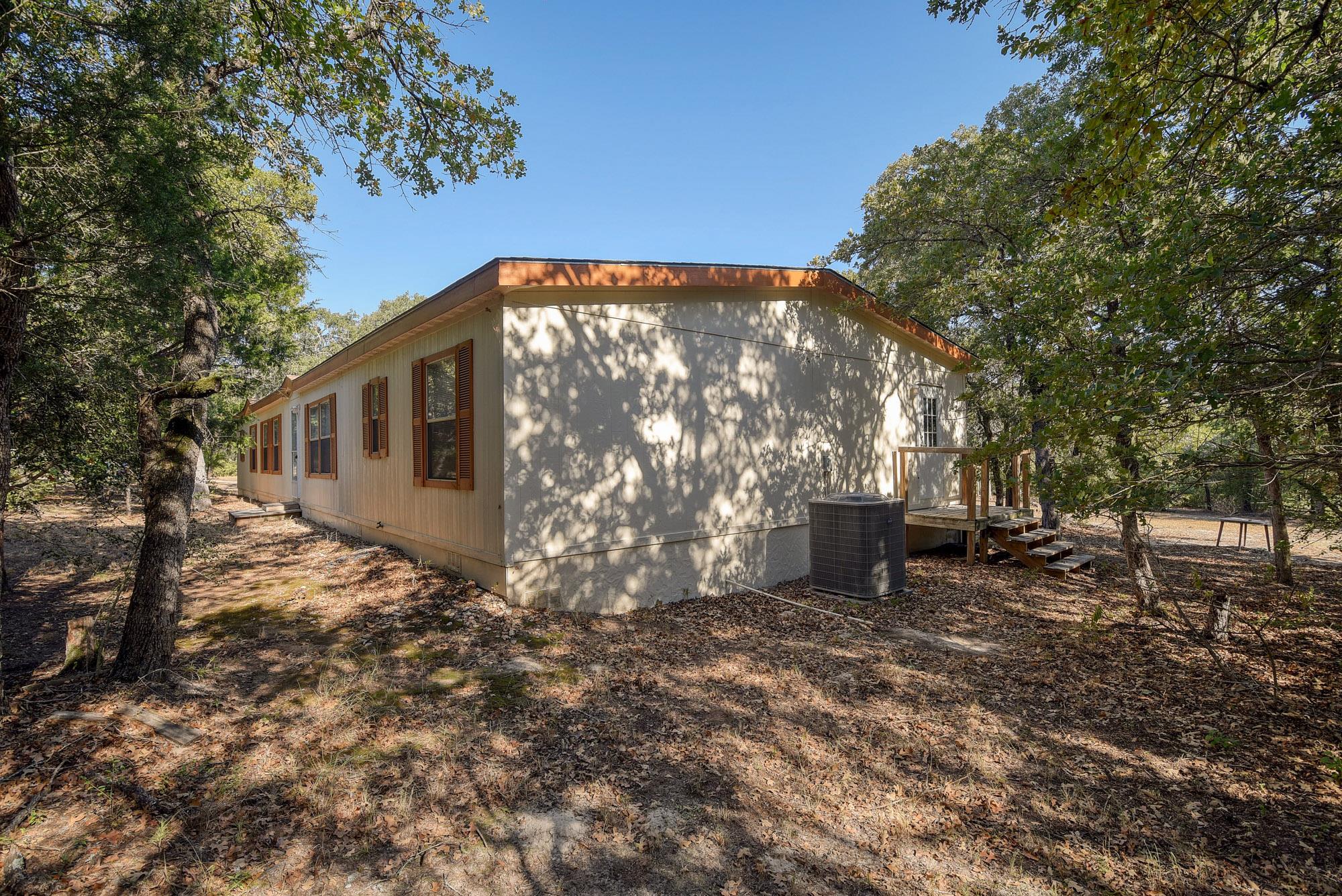 181 Lockwood Rd, Red Rock, TX 78662