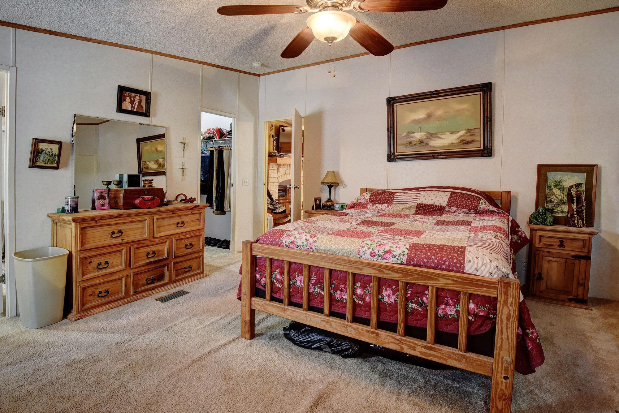 181 Lockwood Rd, Red Rock, TX 78662