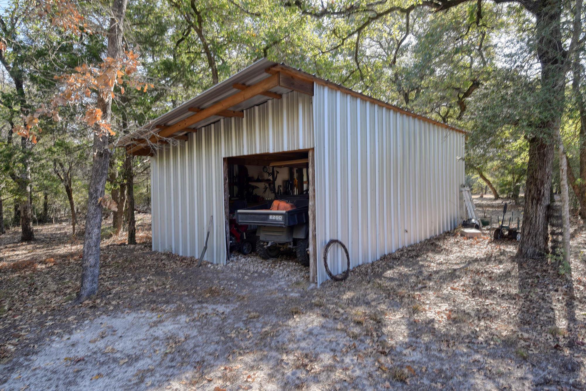 181 Lockwood Rd, Red Rock, TX 78662