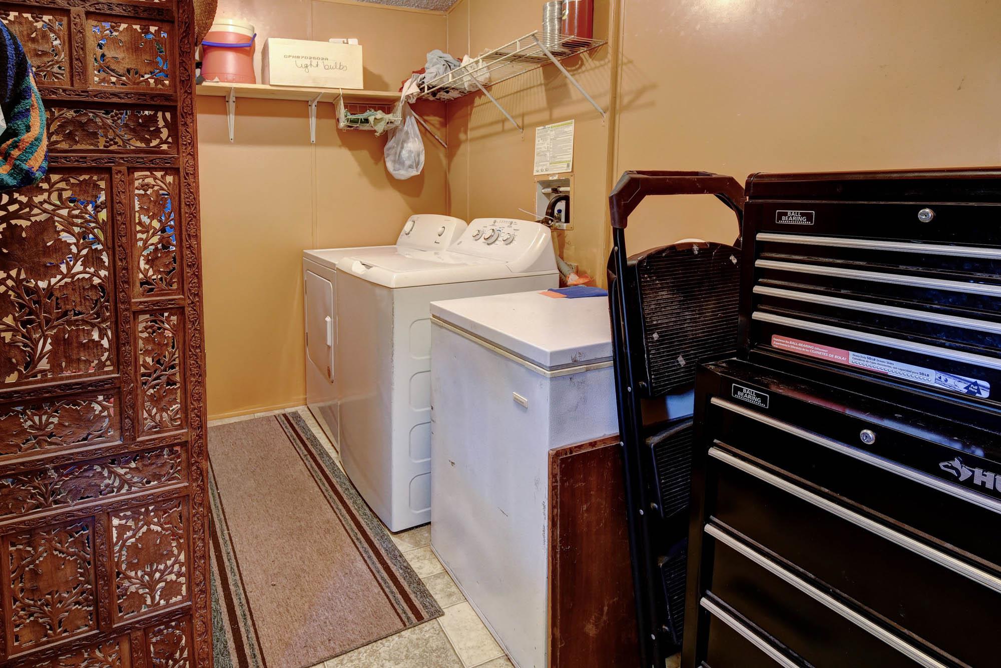 181 Lockwood Rd, Red Rock, TX 78662