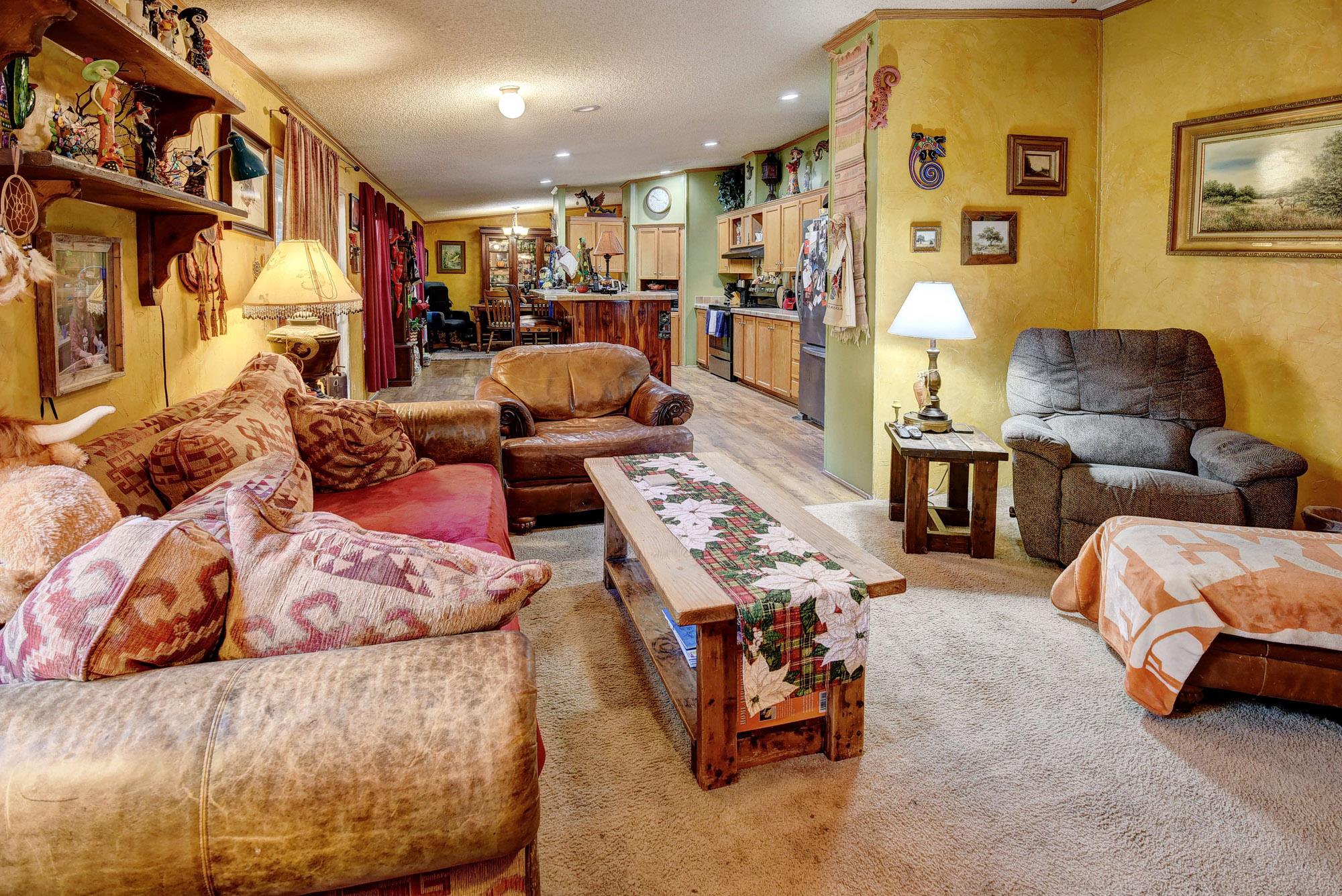 181 Lockwood Rd, Red Rock, TX 78662