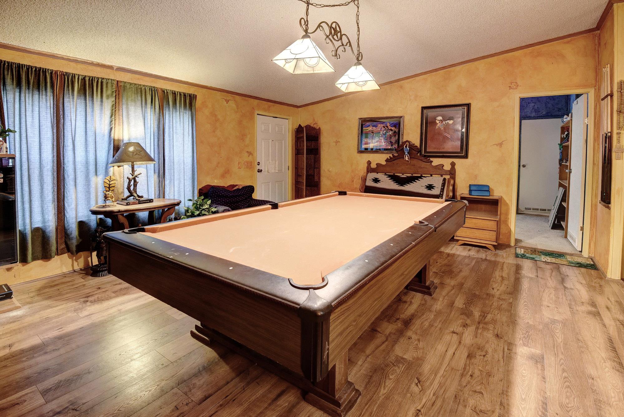 181 Lockwood Rd, Red Rock, TX 78662