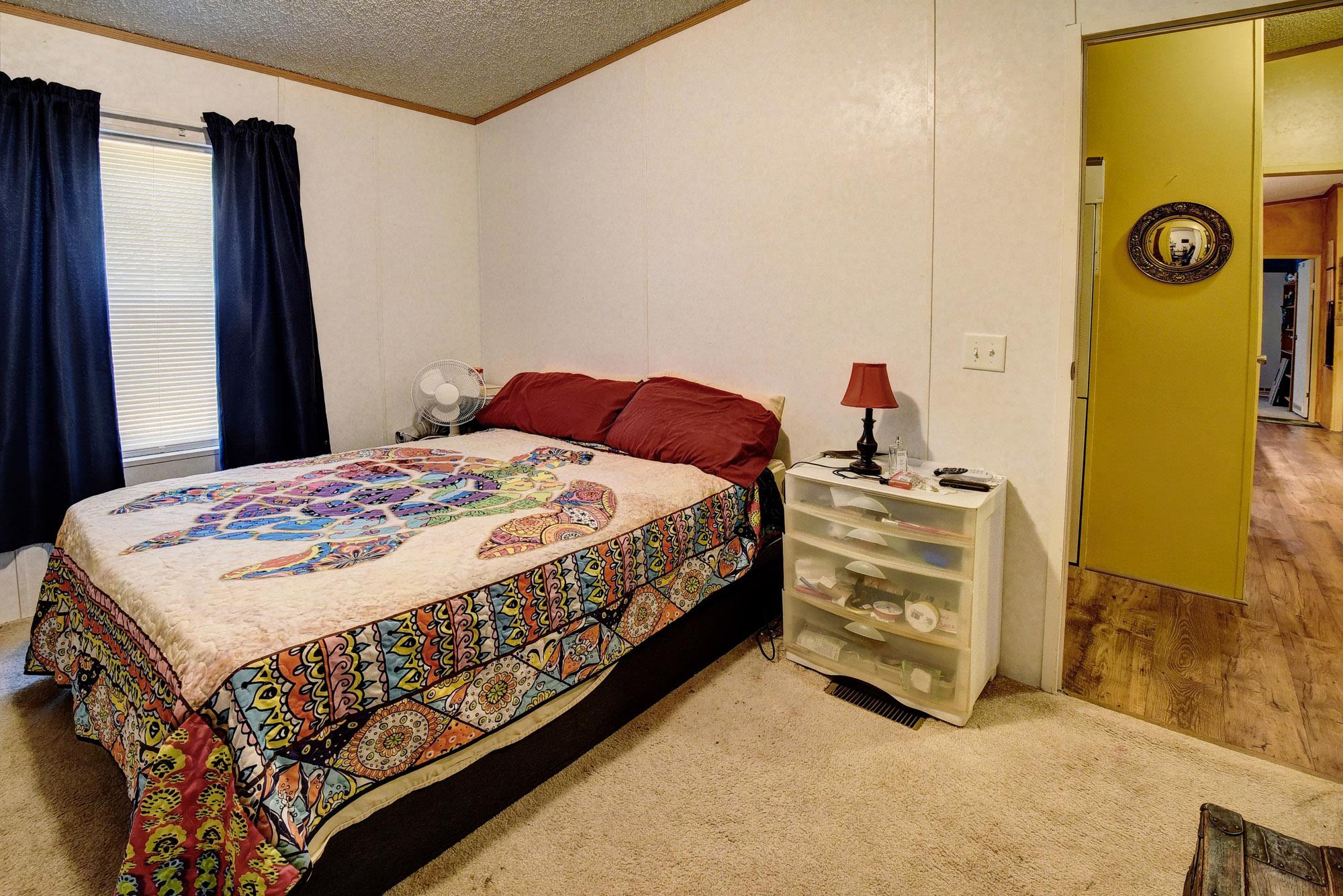 181 Lockwood Rd, Red Rock, TX 78662