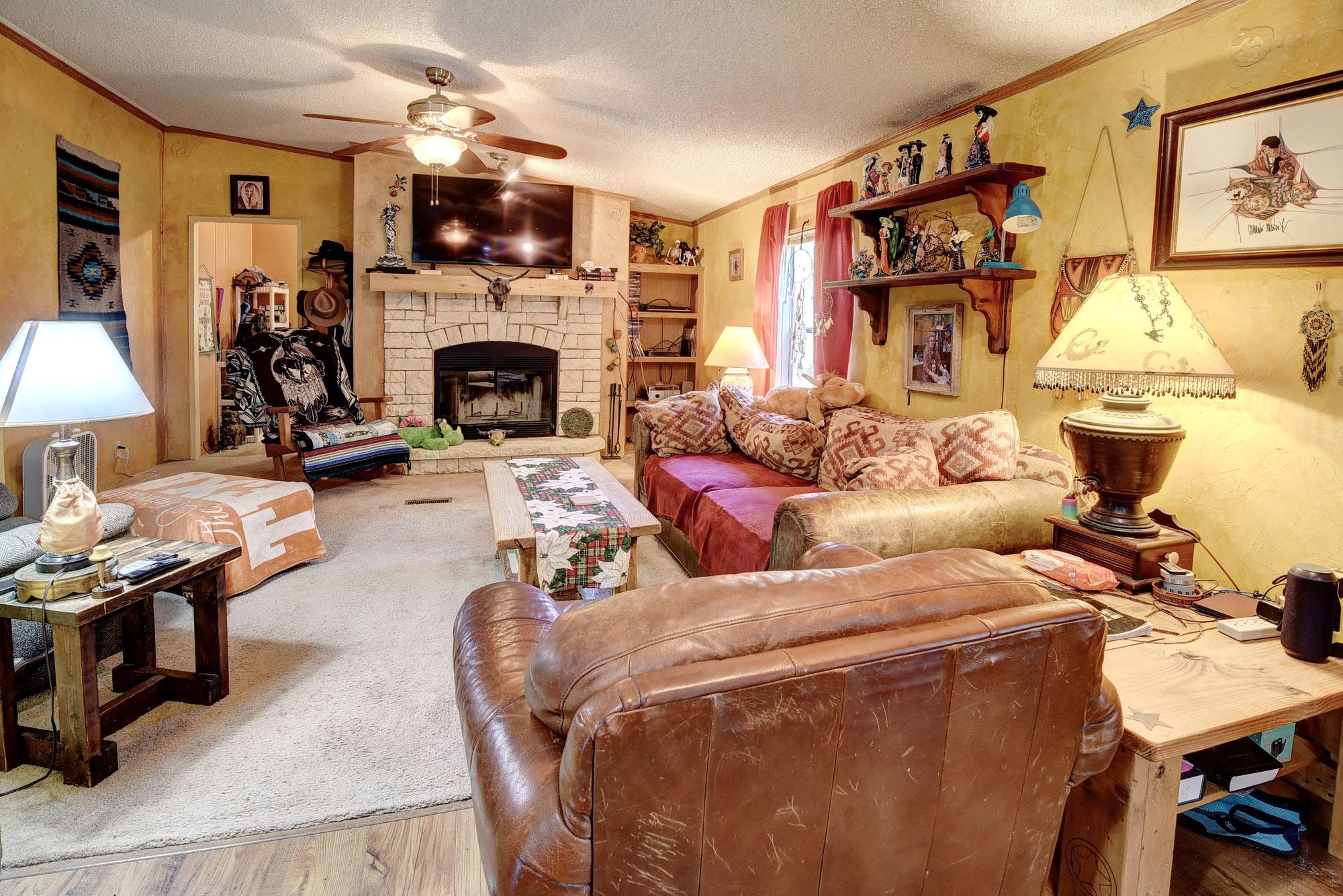 181 Lockwood Rd, Red Rock, TX 78662