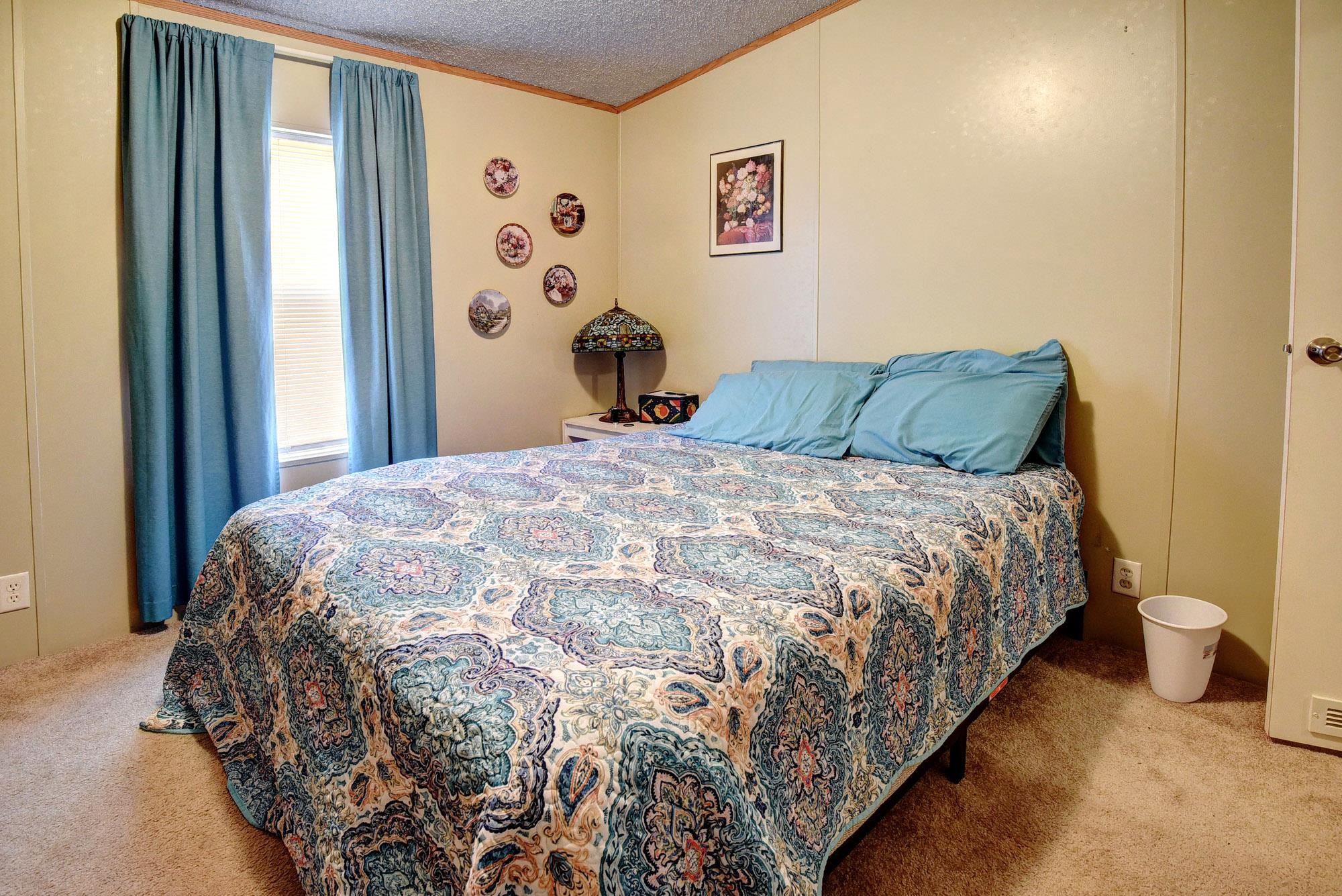 181 Lockwood Rd, Red Rock, TX 78662