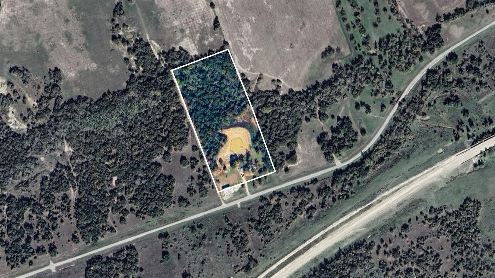 1498 County Road 313, Lexington, TX 78947