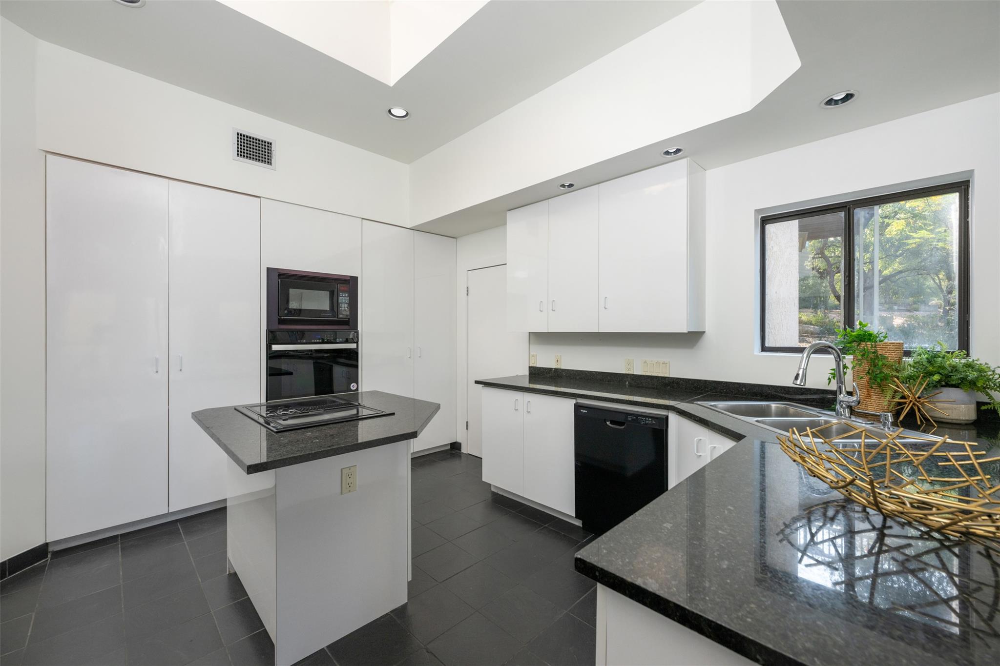 8404 Lone Mesa, Austin, TX 78759